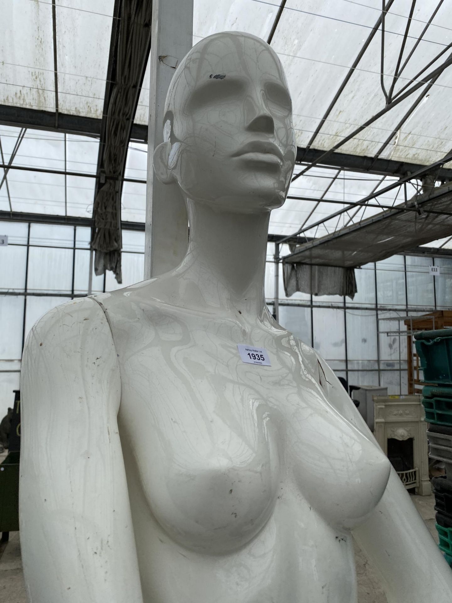 A FEMALE LIFE SIZE MANNEQUIN MISSING A HAND - Image 2 of 2