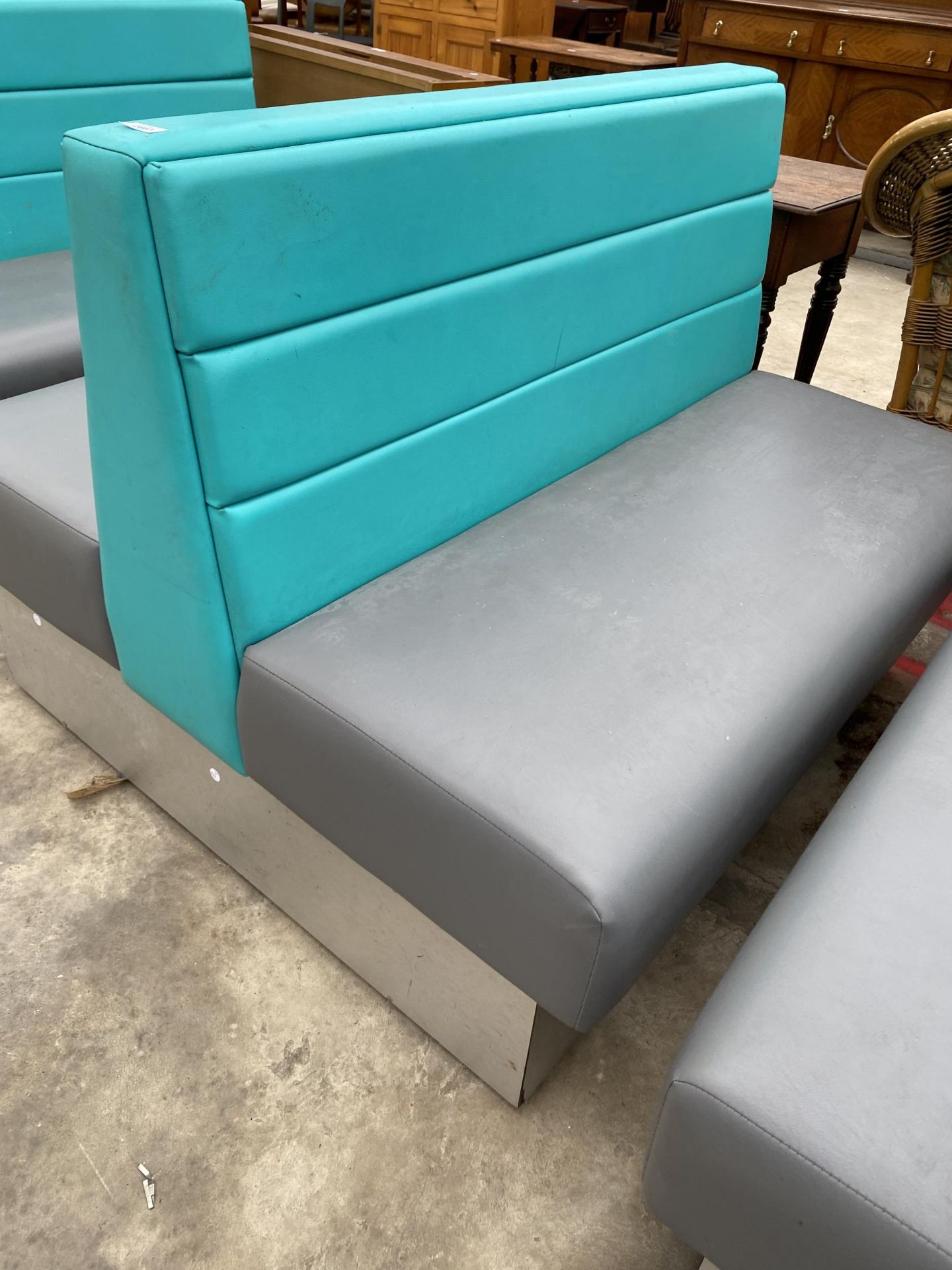 A MODERN DOUBLE SIDED BOOTH SEATING IN TURQUOISE AND GREY - Image 2 of 3