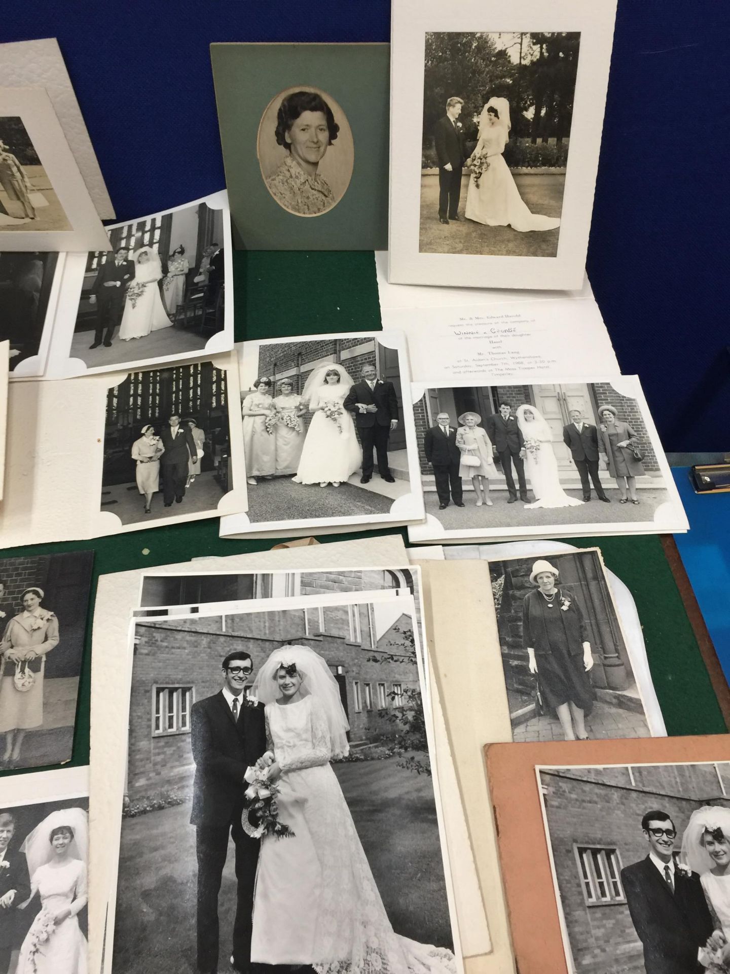 A QUANTITY OF VINTAGE WEDDING PHOTOGRAPHS, INVITATIONS ETC - Image 3 of 5