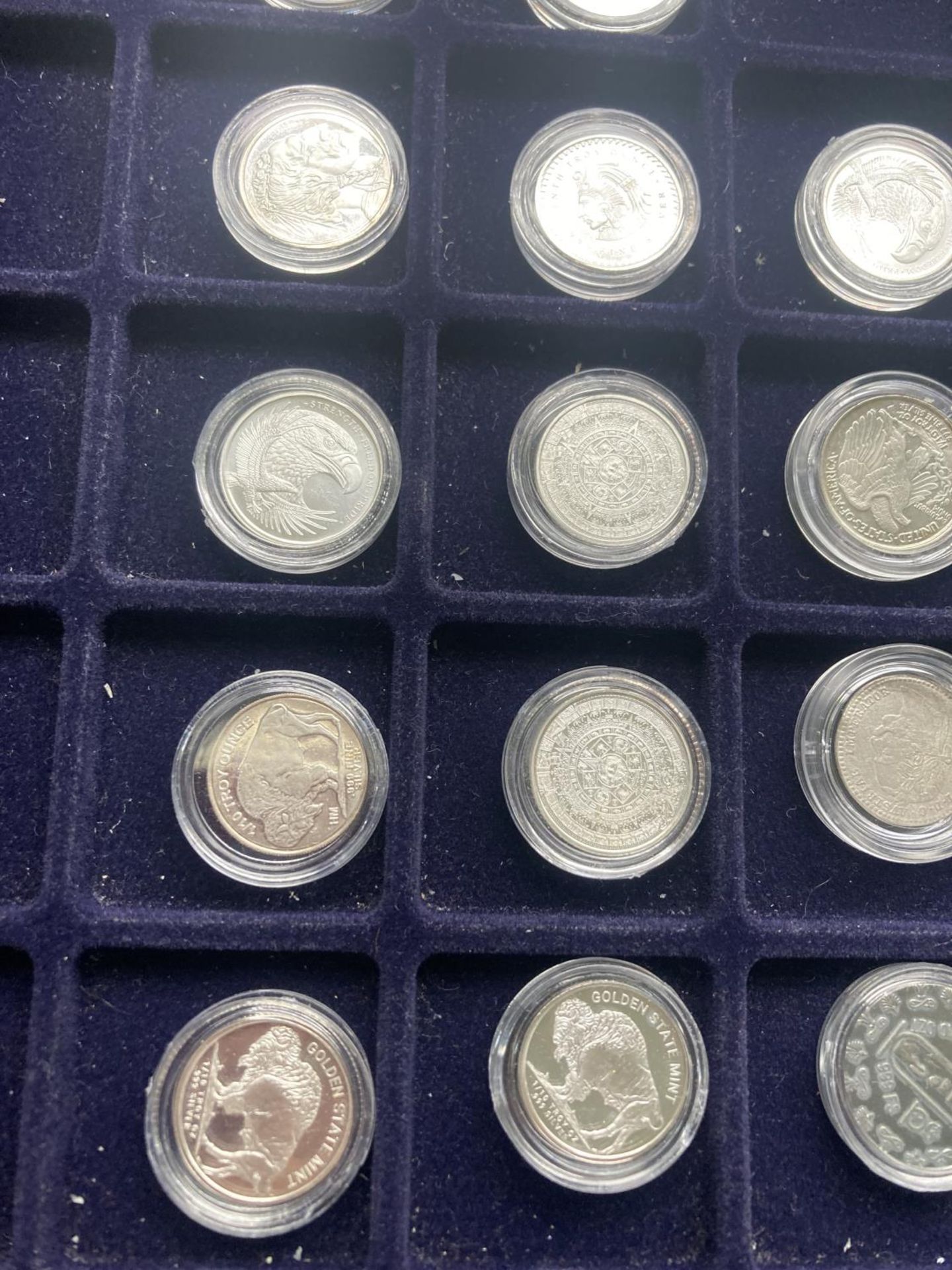 A TRAY CONTAINING EIGHTEEN 1/10 OUNCE PURE SILVER COINS - Image 4 of 4