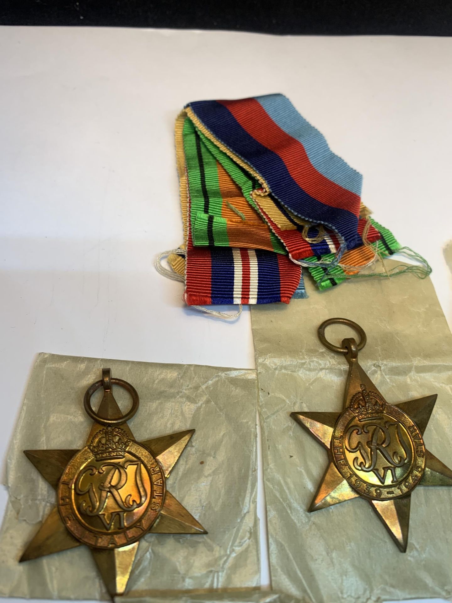 FIVE WORLD WAR II MEDALS - DEFENCE MEDAL, 3 X 1939-1945 STARS & 1939-1945 WAR MEDAL - Image 2 of 5