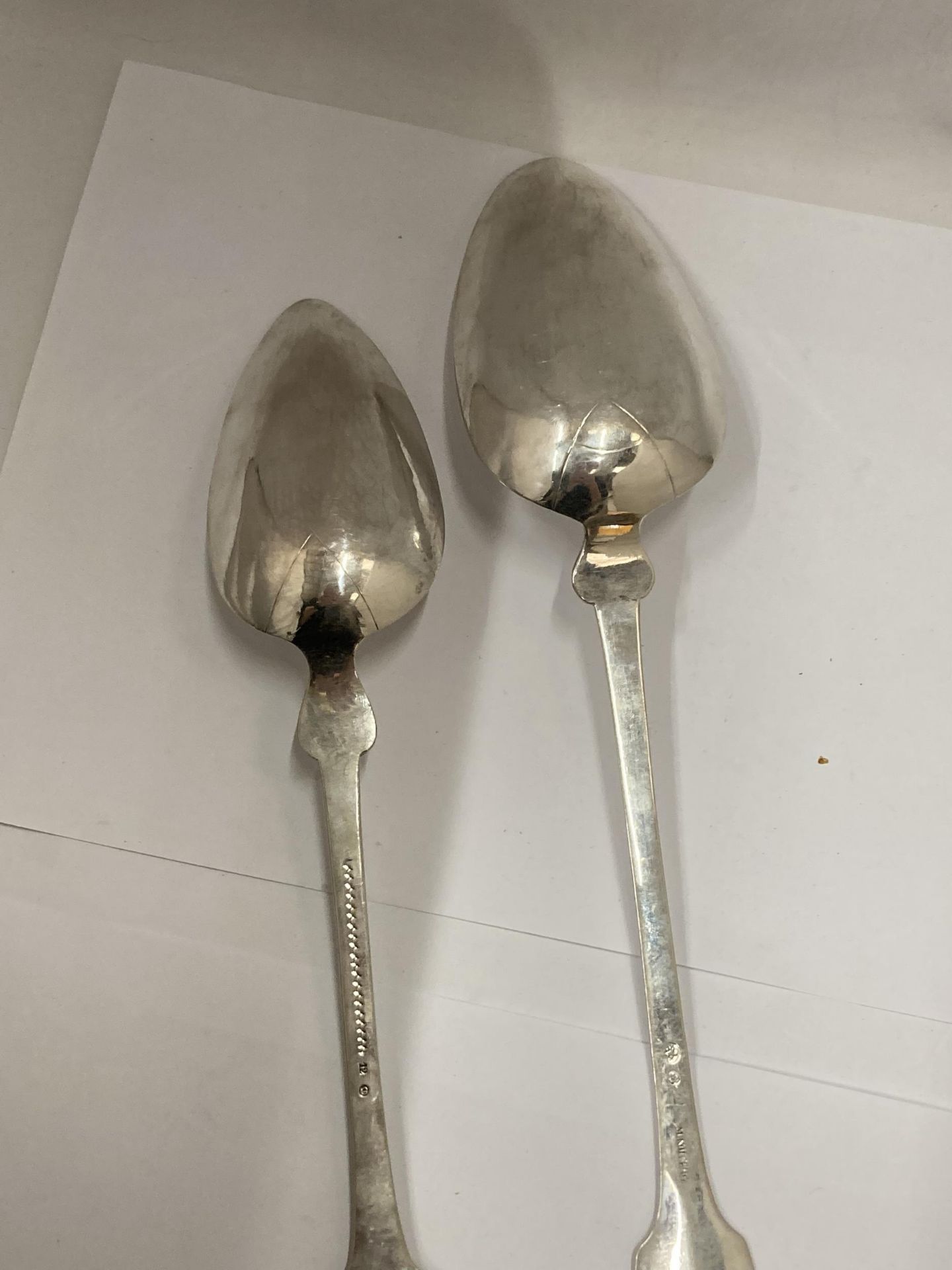 TWO CONTINENTAL SILVER BASTING SPOONS ONE ENGRAVED 1865 GROSS WEIGHT 288.2 GRAMS - Bild 6 aus 6
