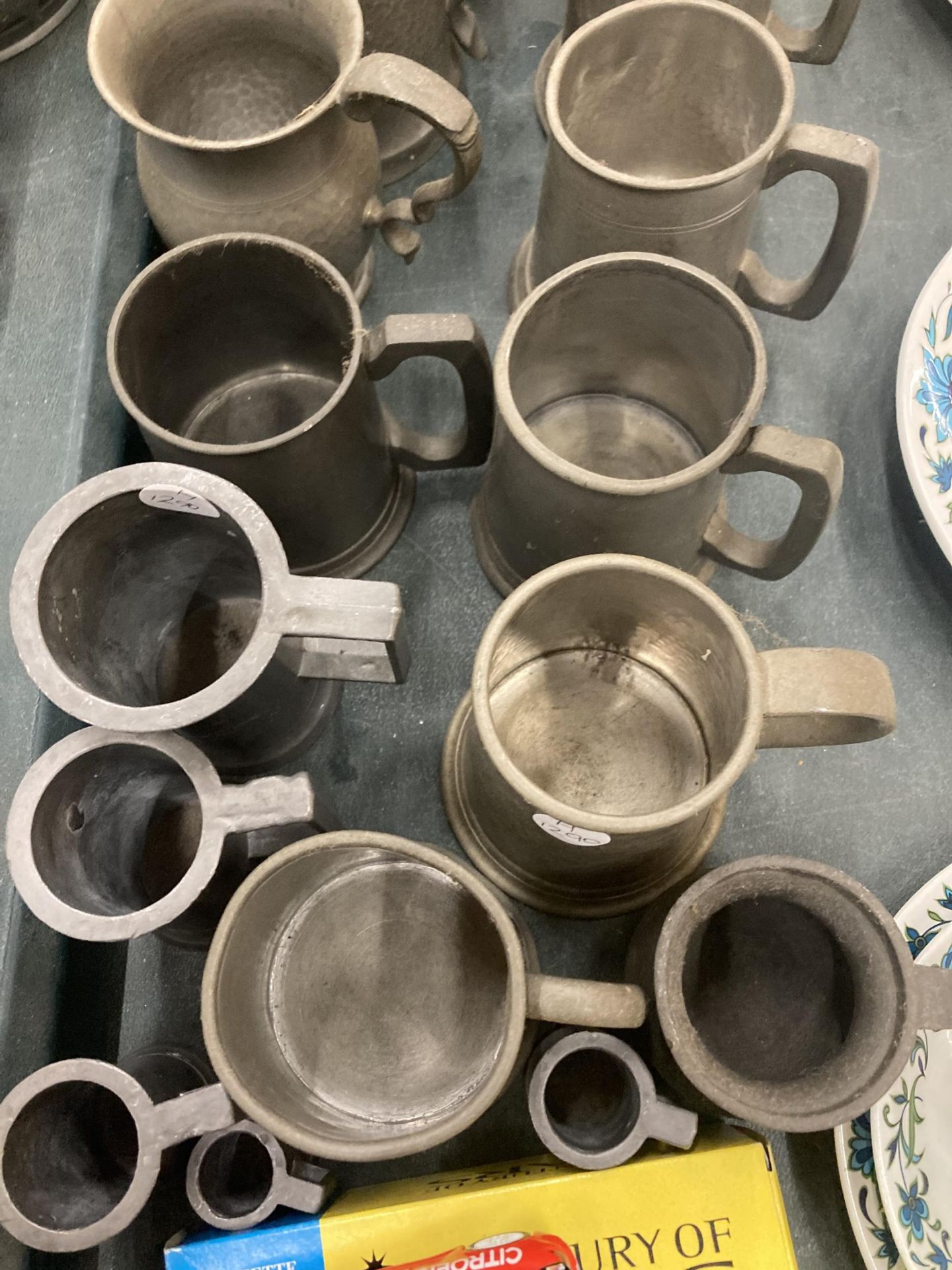 A COLLECTION OF PEWTER TANKARDS - Image 2 of 3