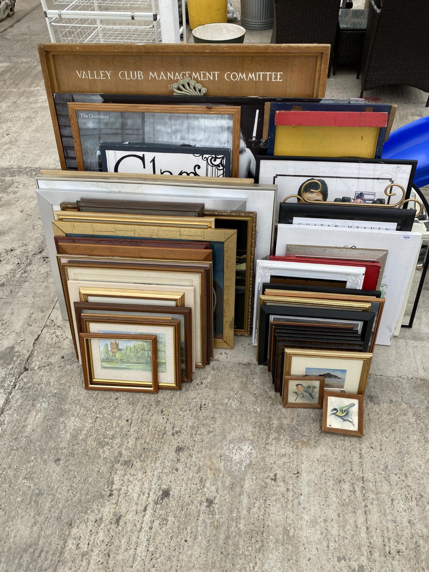 A LARGE ASORTMENT OF FRAMED PRINTS, PICTURES AND MIRRORS