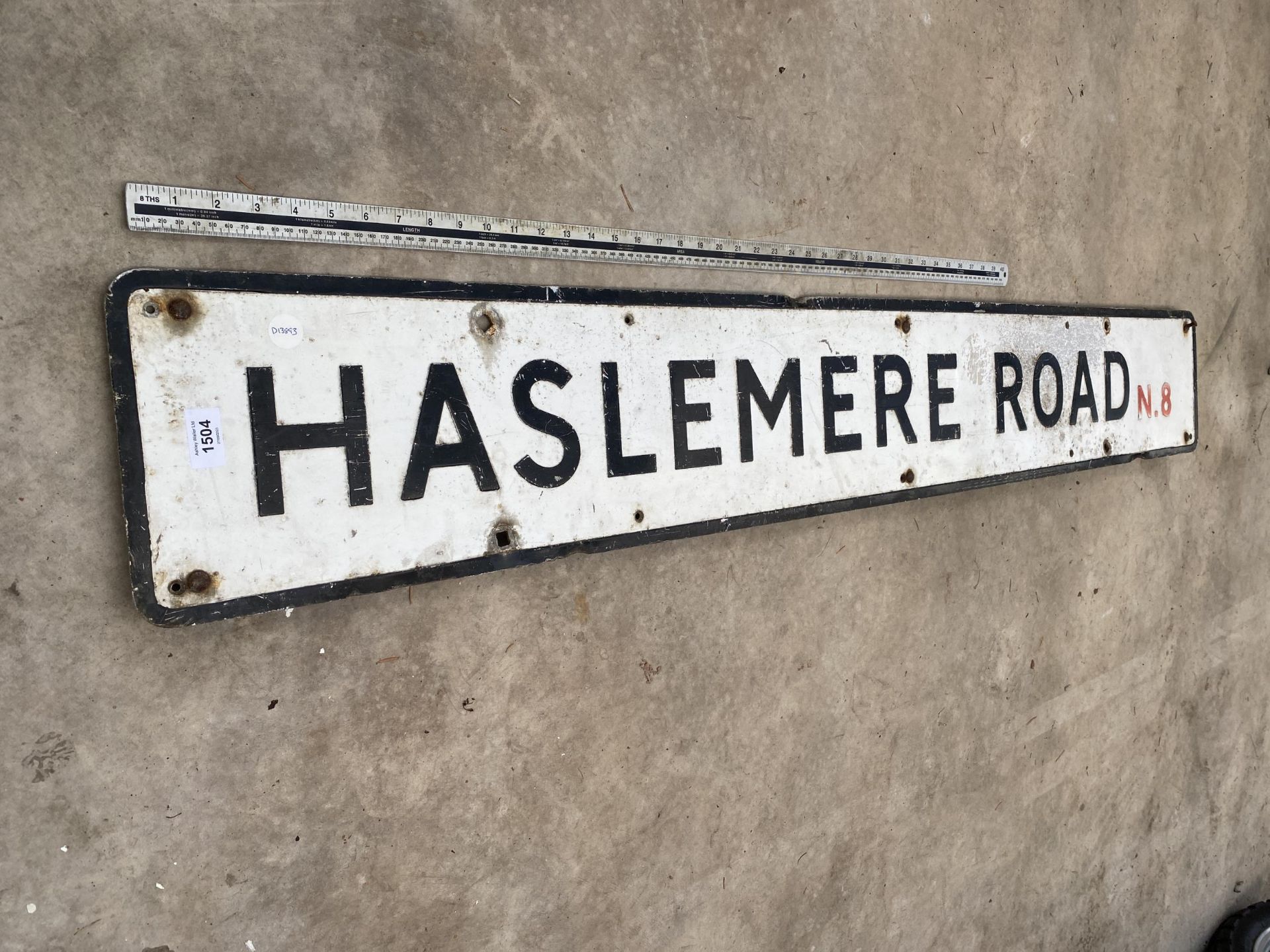 A CAST ALLOY 'HASLEMERE ROAD', LONDON N8 SIGN - Bild 2 aus 3