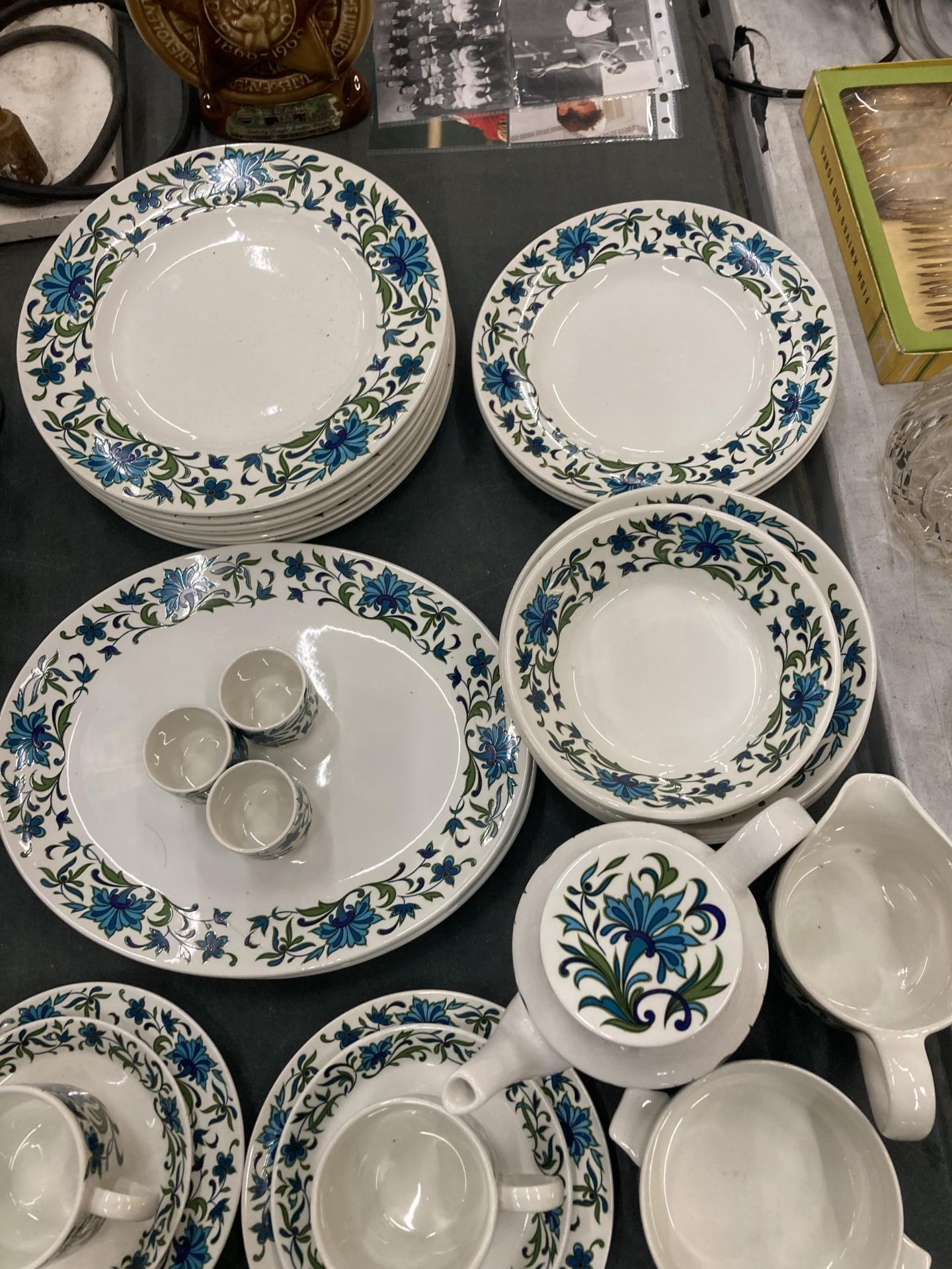 A LARGE PART DINNER SERVICE - Image 3 of 3