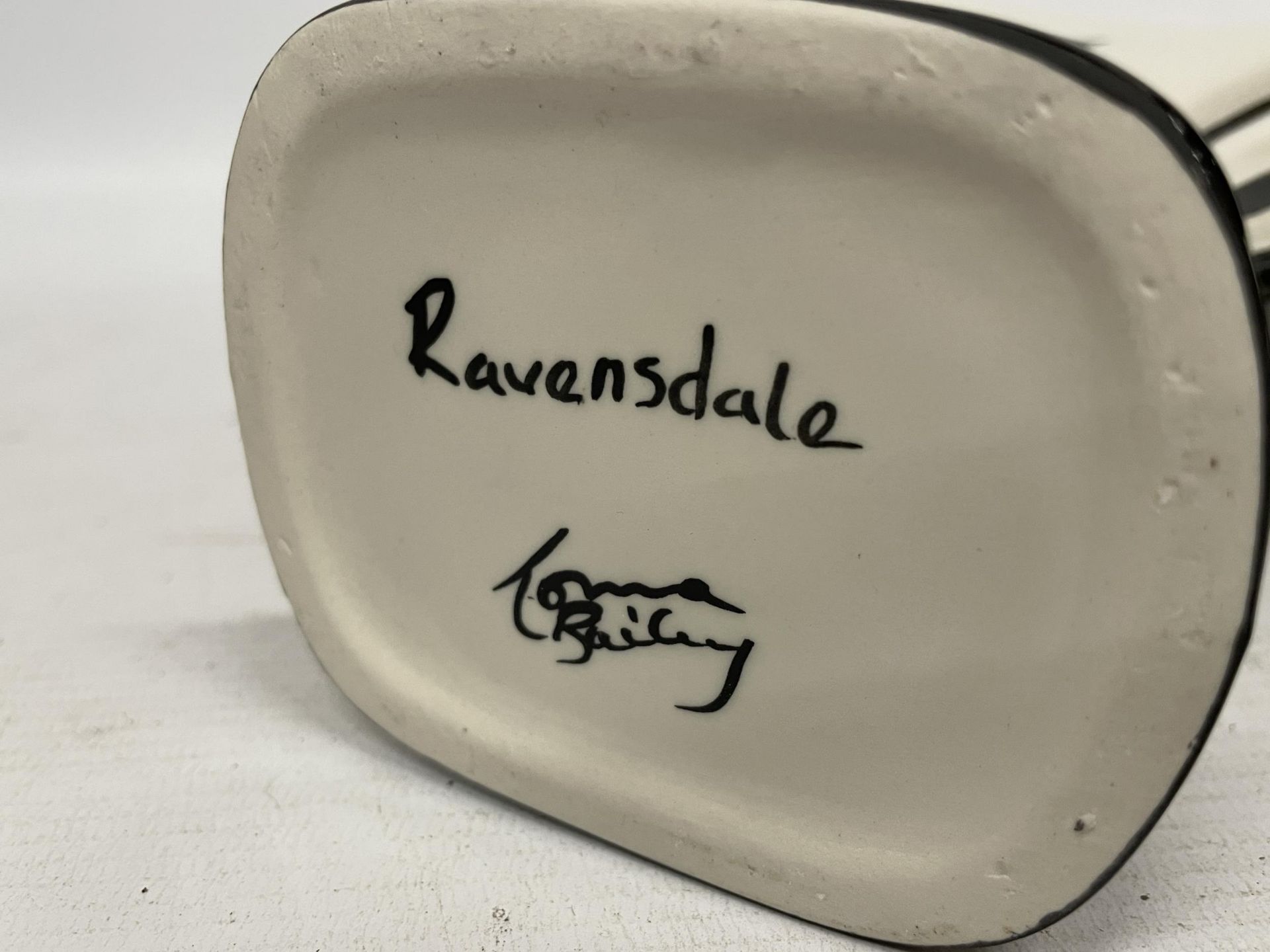 A LORNA BAILEY HAND PAINTED AND SIGNED RAVENSDALE DECO JUG - Image 4 of 4