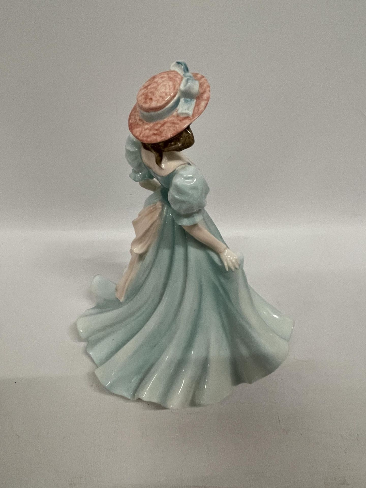 A COALPORT LADIES OF FASHION 'KATHLEEN' LADY FIGURE - Image 3 of 4