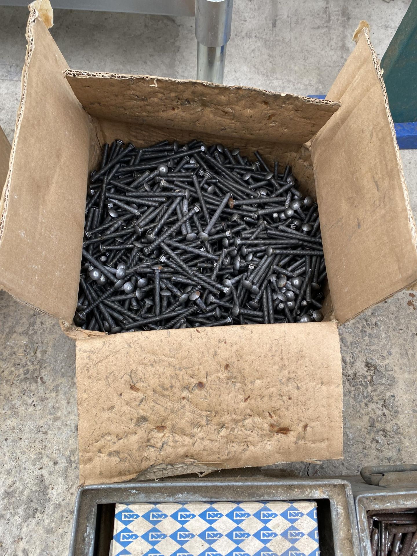 A LARGE QUANTITY OF NEW M6X70 COACH BOLTS