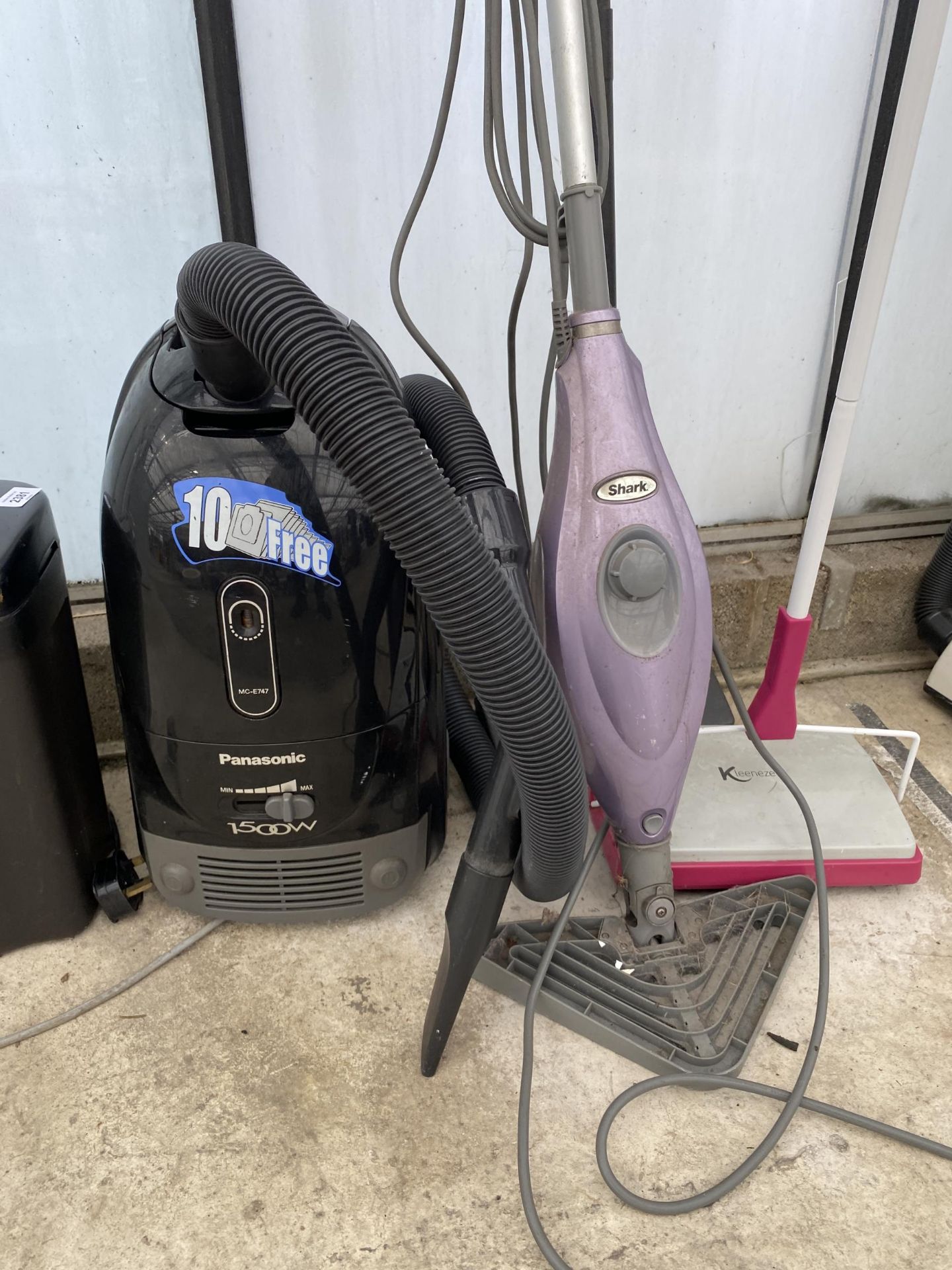 AN ASSORTMENT OF ITEMS TO INCLUDE A PANASONIC VACUUM CLEANER, A SHARK STEAM MOP AND A PAPER SHREDDER - Image 2 of 2