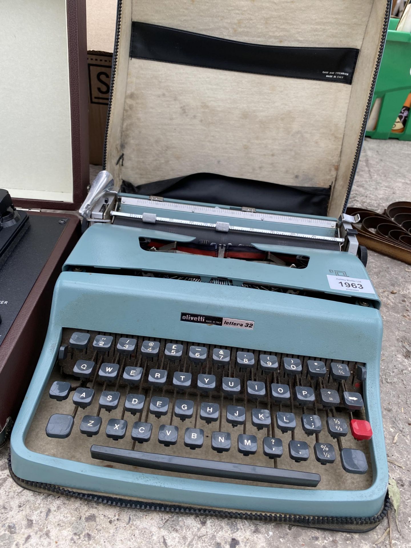 AN OLIVETTI TYPE WRITER AND A BUSH PORTABLE RECORD PLAYER - Image 3 of 3
