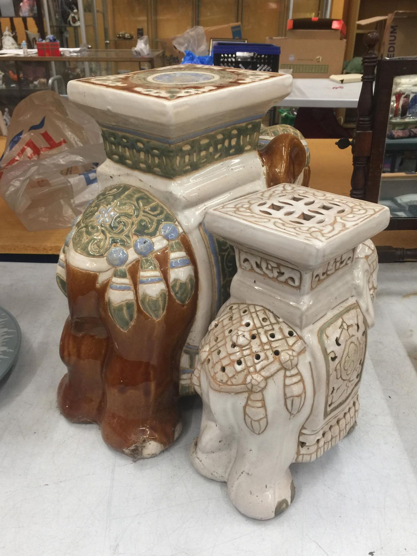 TWO LARGE CERAMIC ELEPHANT PLANT STANDS/SEATS - Image 5 of 5