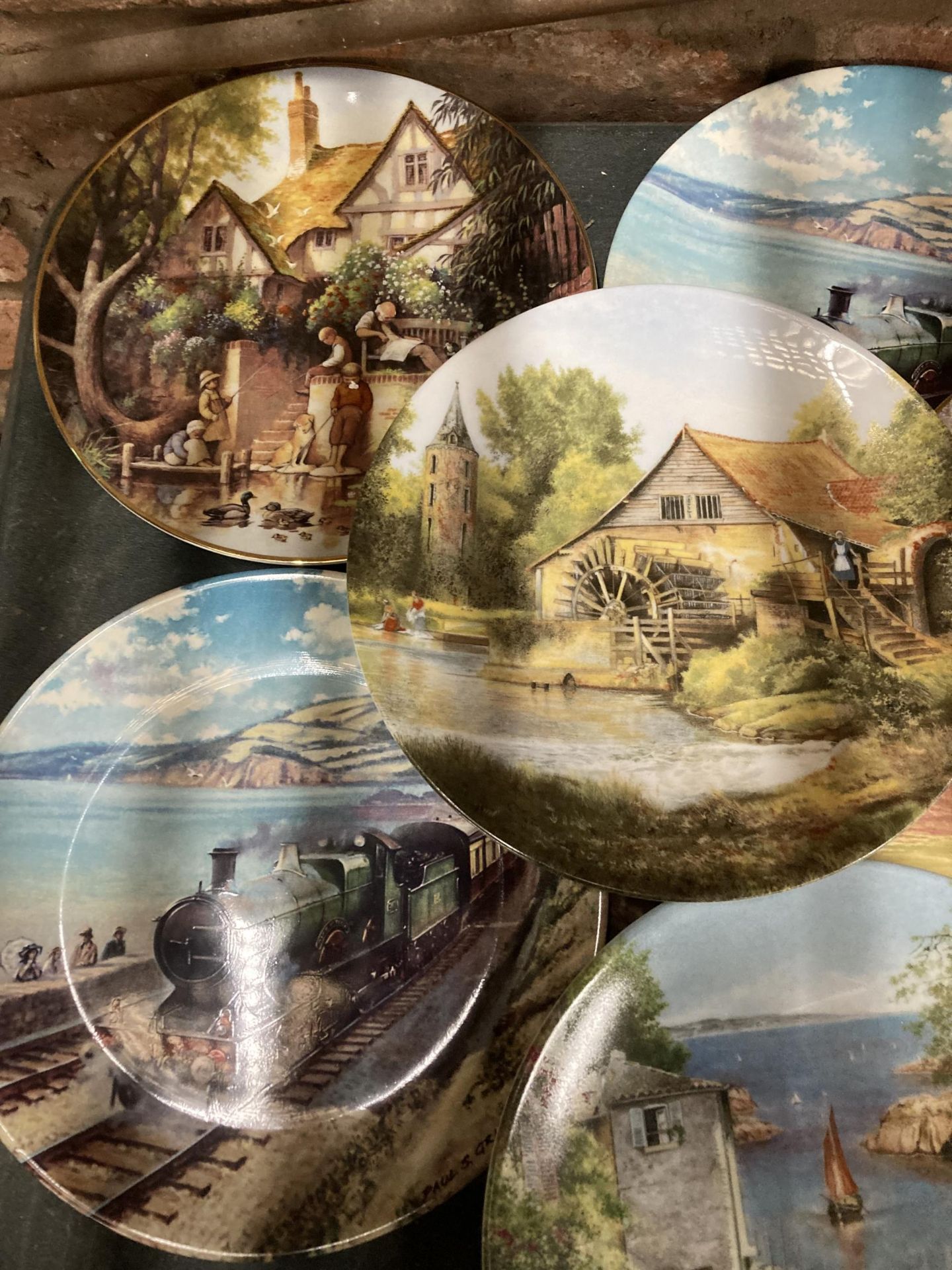 A COLLECTION OF ASSORTED CABINET PLATES - Image 4 of 7
