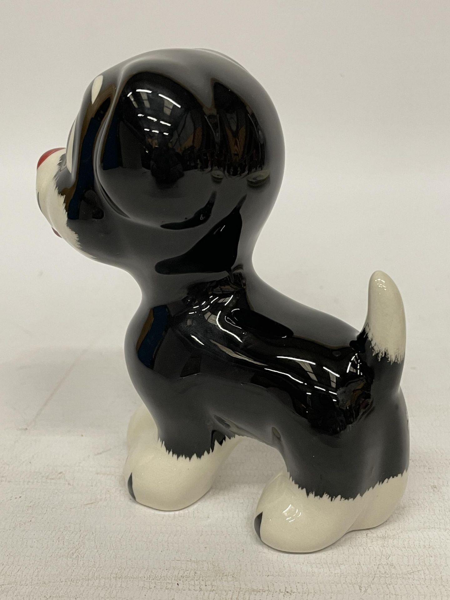 A LORNA BAILEY HAND PAINTED AND SIGNED BENGO DOG - Image 2 of 4