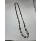A HEAVY SILVER FLAT LINK NECKLACE LENGTH 20"