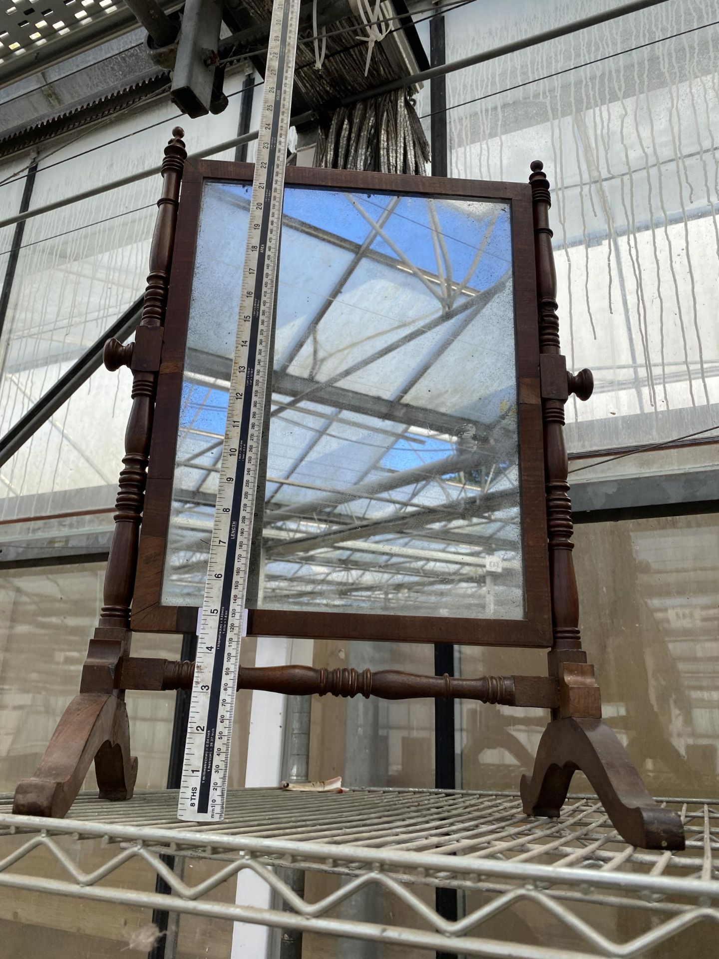 A VINTAGE WOODEN SWING FRAME DRESSING TABLE MIRROR - Image 3 of 3