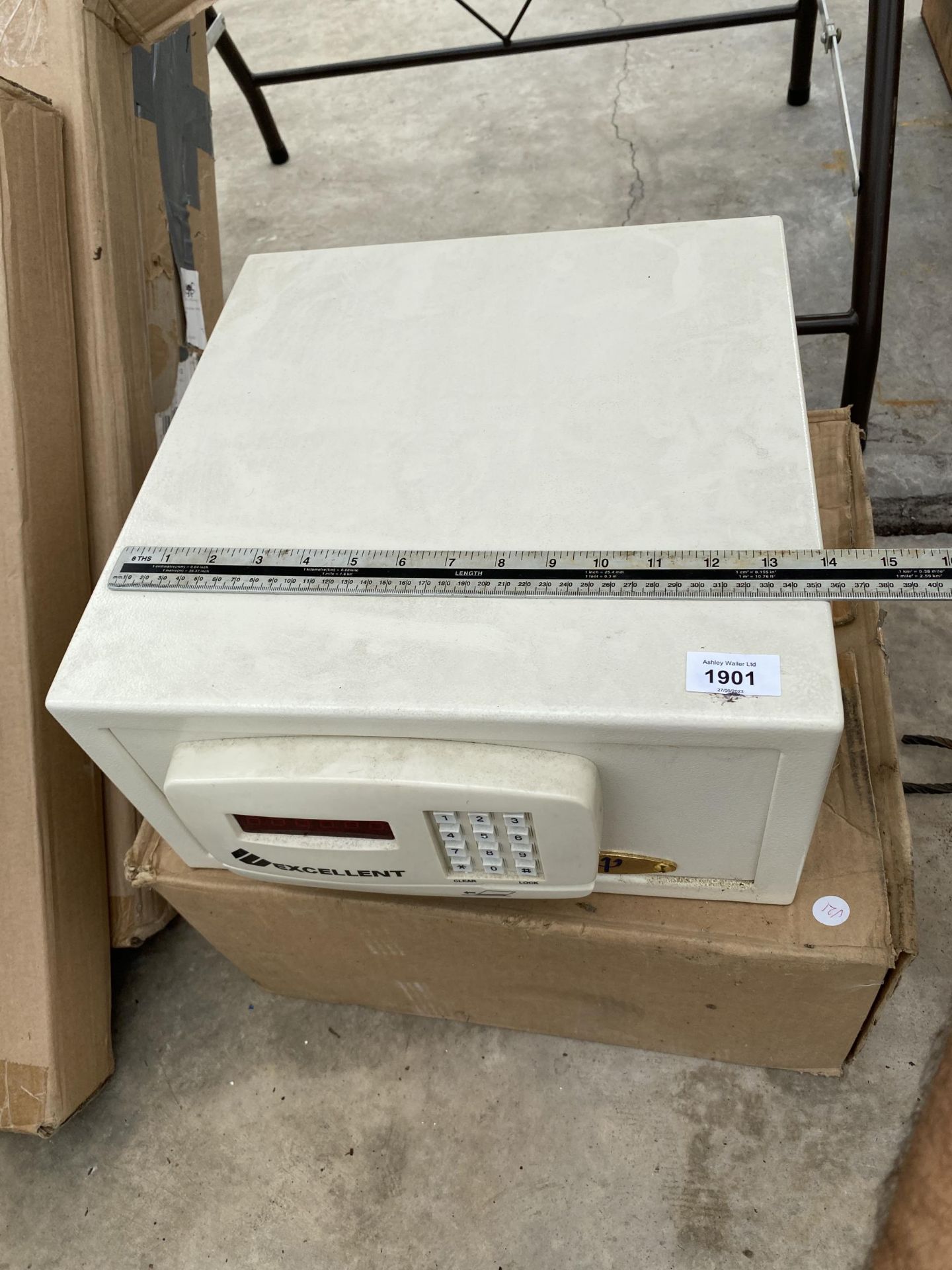 AN EXCELLENT ELECTRIC DIGITAL SAFE - Bild 5 aus 5