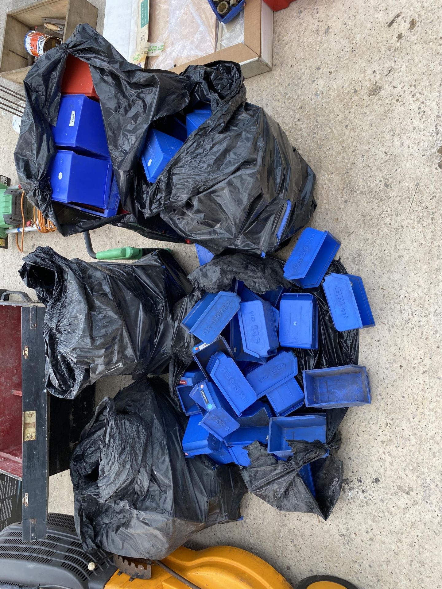 A LARGE QUANTITY OF PLASTIC LIN BIN STORAGE CONTAINERS