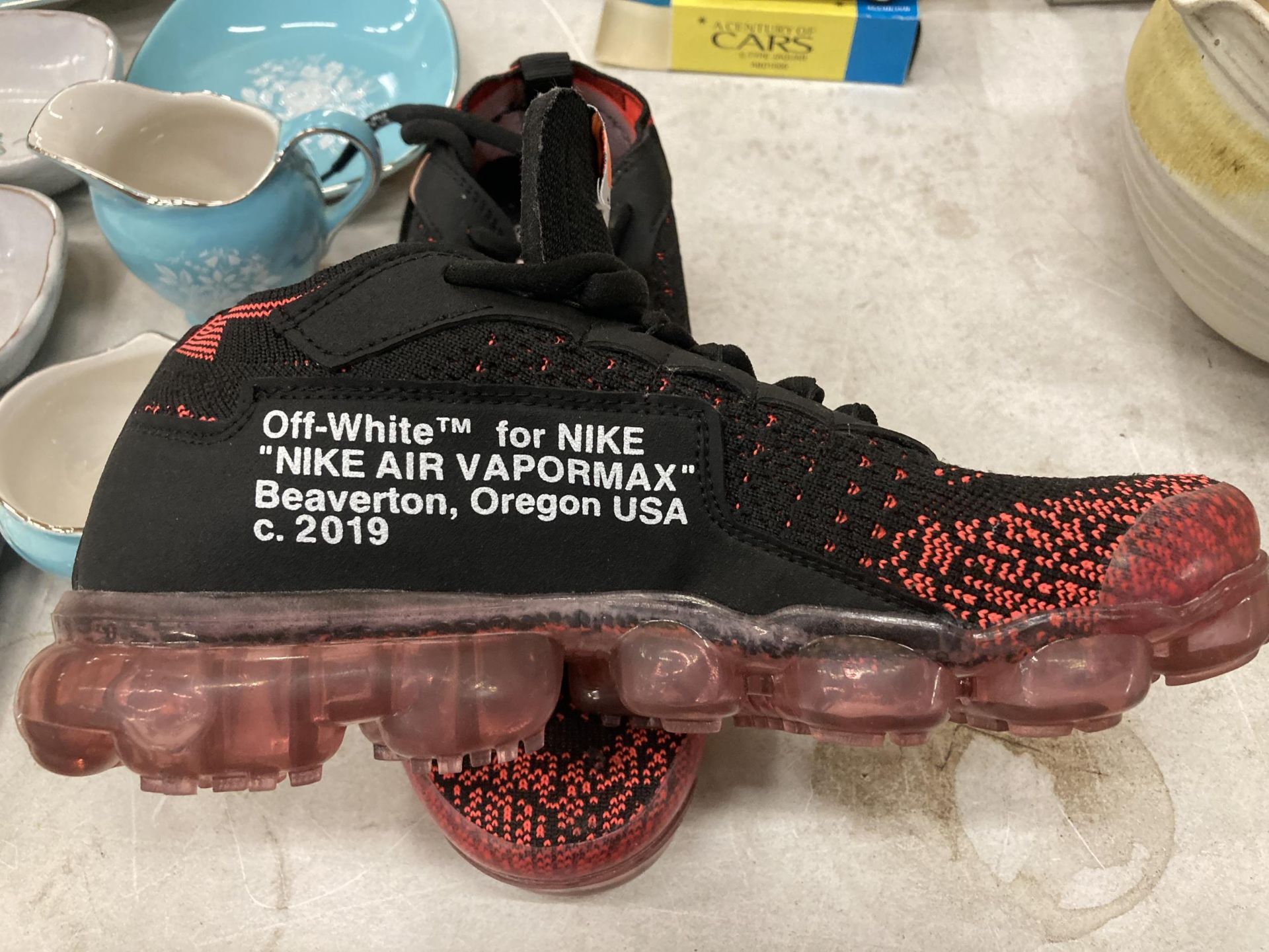 A PAIR OF OFF WHITE FOR NIKE VAPORMAX TRAINERS, UK SIZE 6 - Bild 2 aus 4