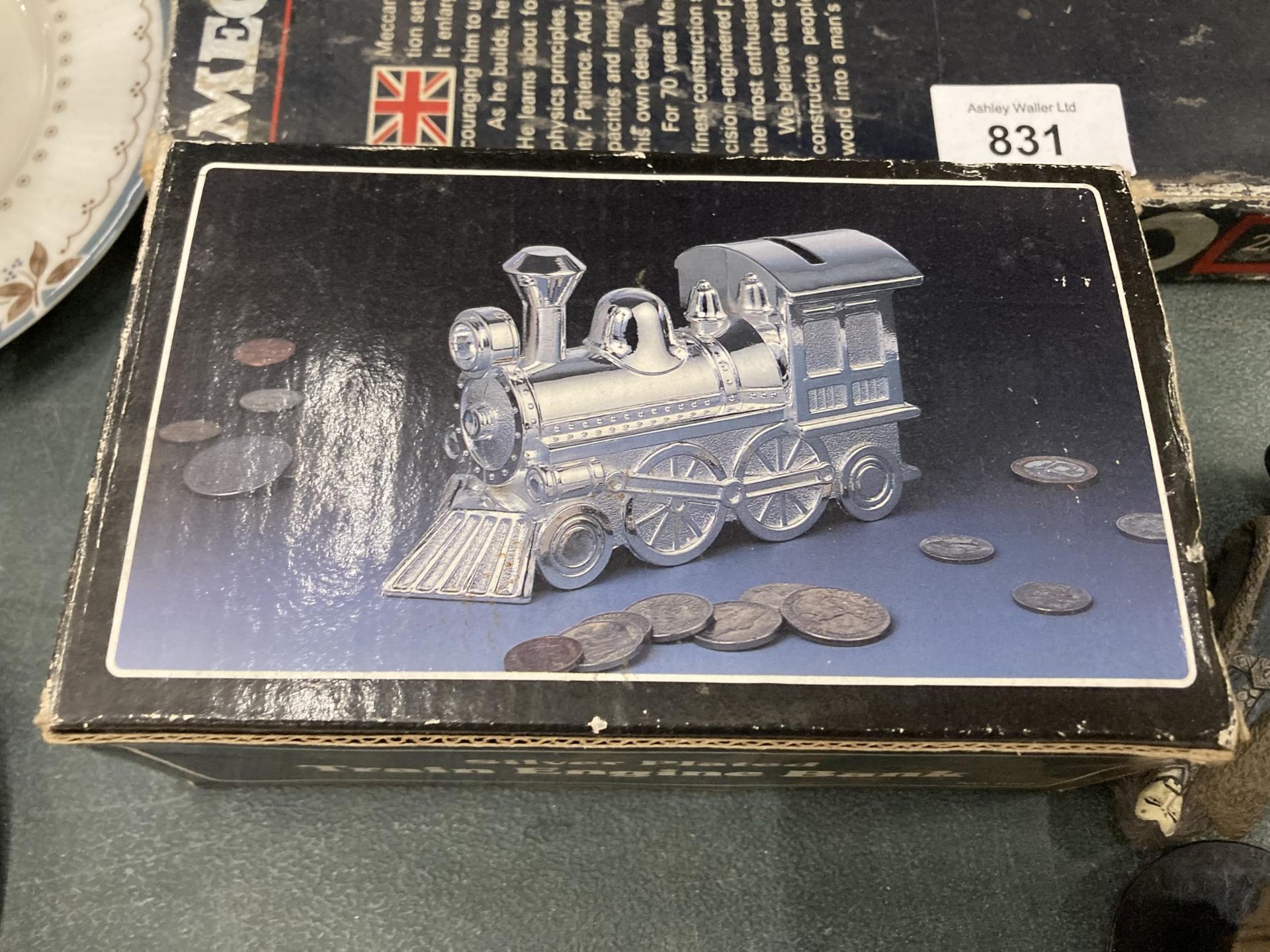 A VINTAGE MECCANO SET NUMBER 4 BOXED KIT, TWO FIGURES, A CROQUET MALLET AND A TRAIN MONEY BANK - Image 2 of 4