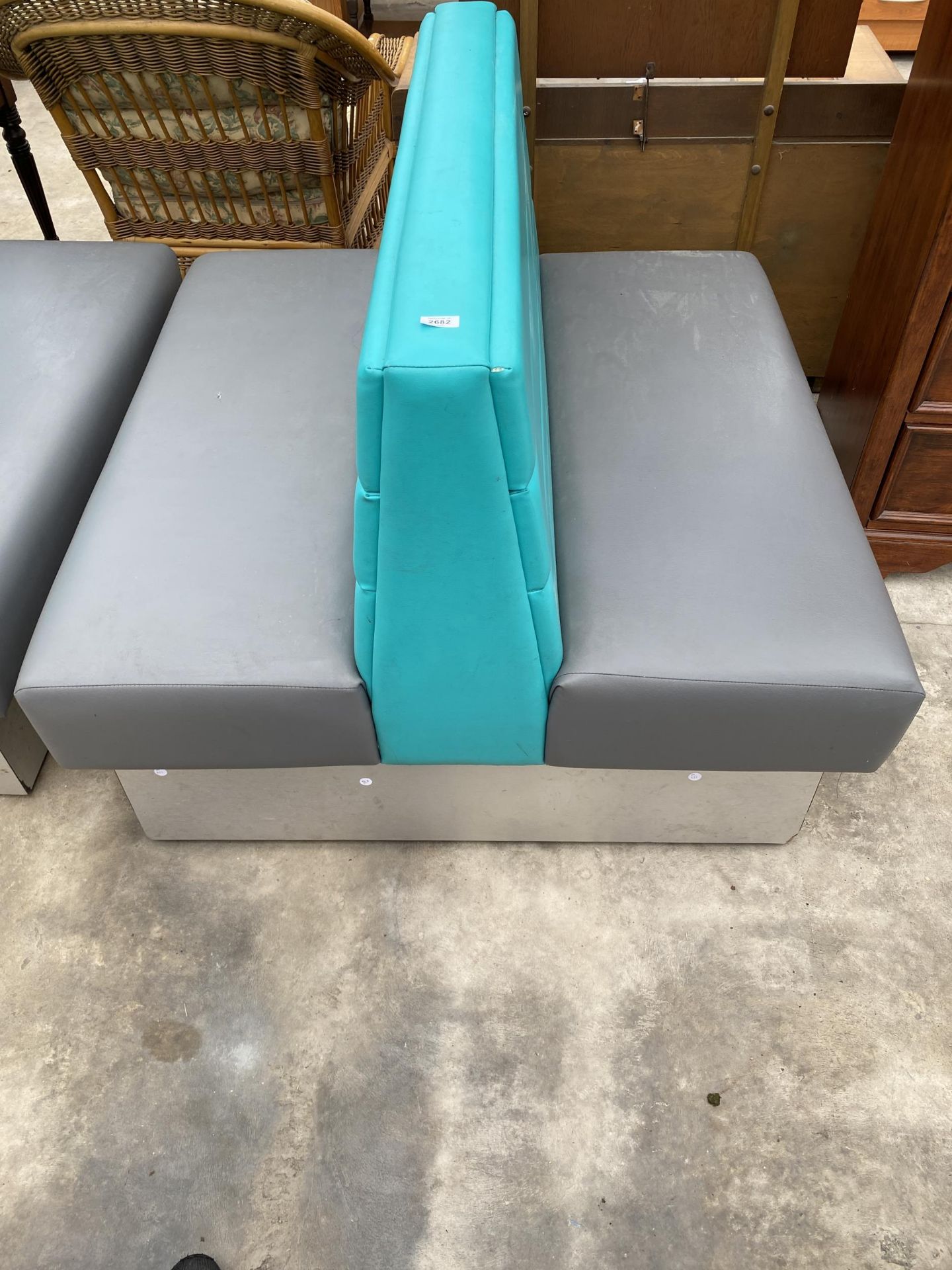 A MODERN DOUBLE SIDED BOOTH SEATING IN TURQUOISE AND GREY - Image 3 of 3