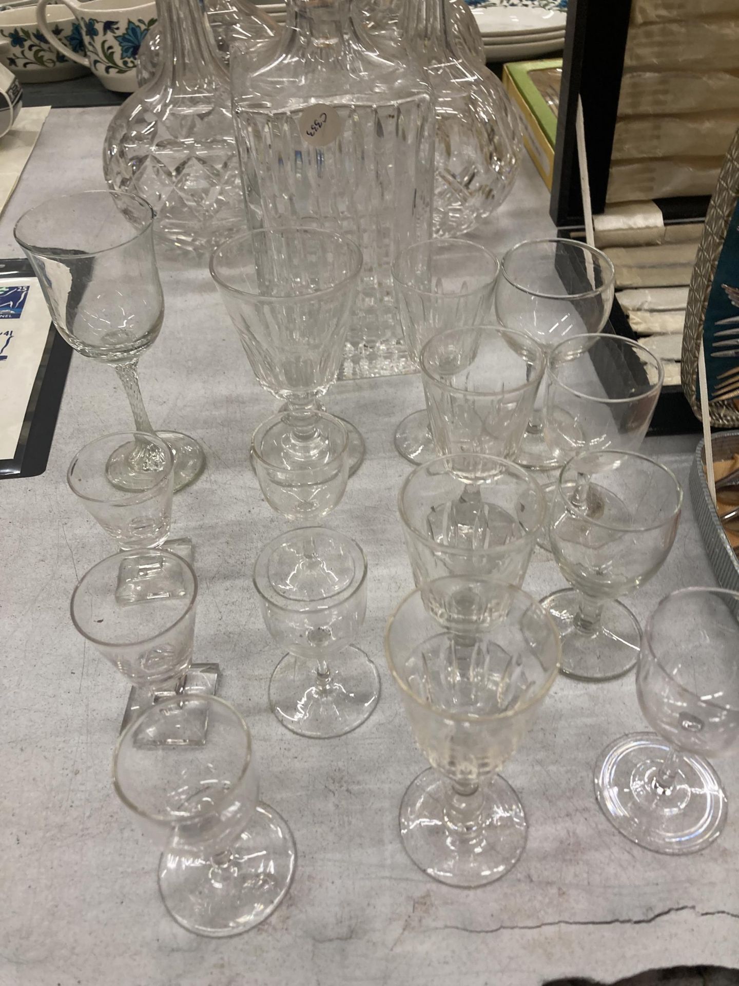 A COLLECTION OF VICTORIAN AND LATER GLASSWARE, SHERRY GLASSES, CUT GLASS DECANTERS ETC - Image 3 of 5