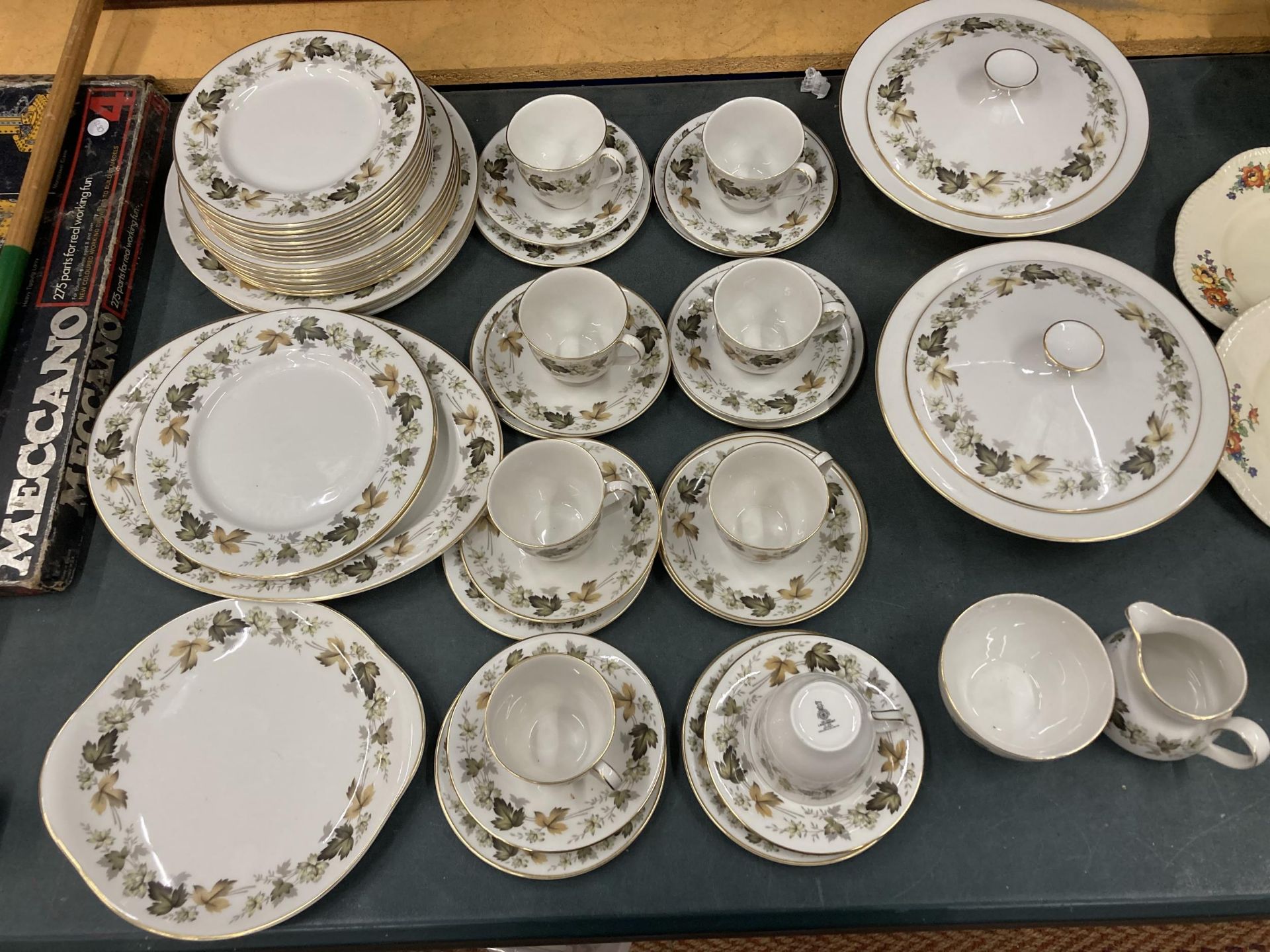 A ROYAL DOULTON 'LARCHMONT' PART DINNER SERVICE TO INCLUDE SERVING TUREENS, VARIOUS SIZES OF PLATES,