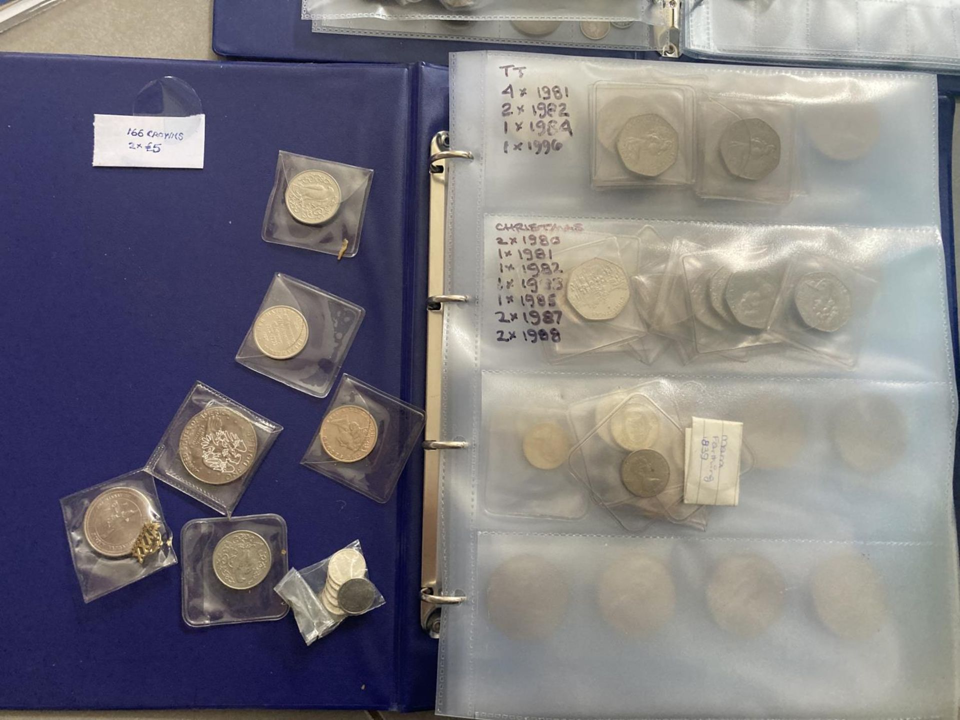 A LARGE QUANTITY OF COINAGE TO INCLUDE 166 ISLE OF MAN CROWNS, TWO £5, 50PENCES ETC, FOREIGN COINS - Image 2 of 10