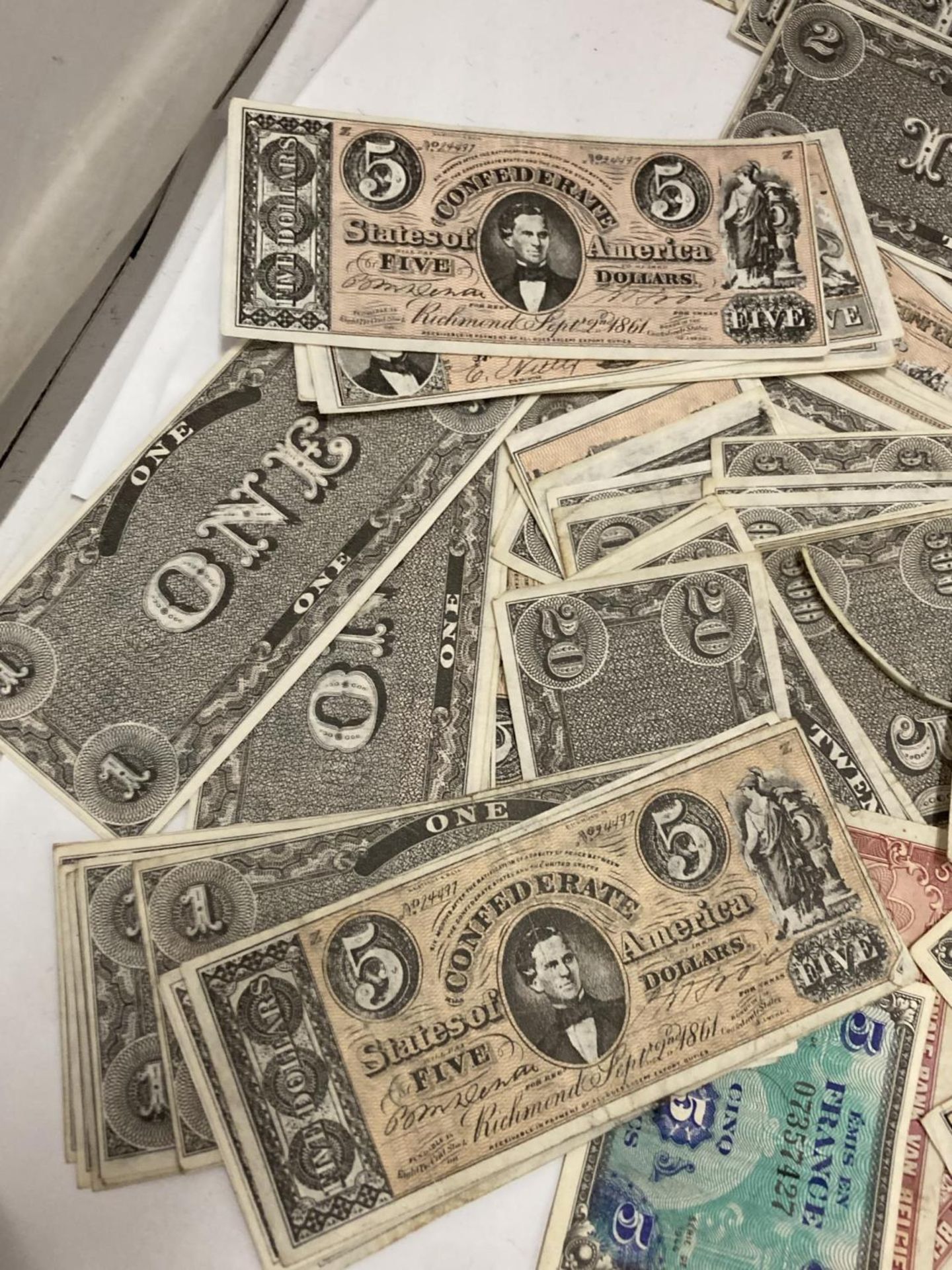 A LARGE QUANTITY OF BANK NOTES INCLUDING CONFEDERATE DOLLARS - Image 2 of 5