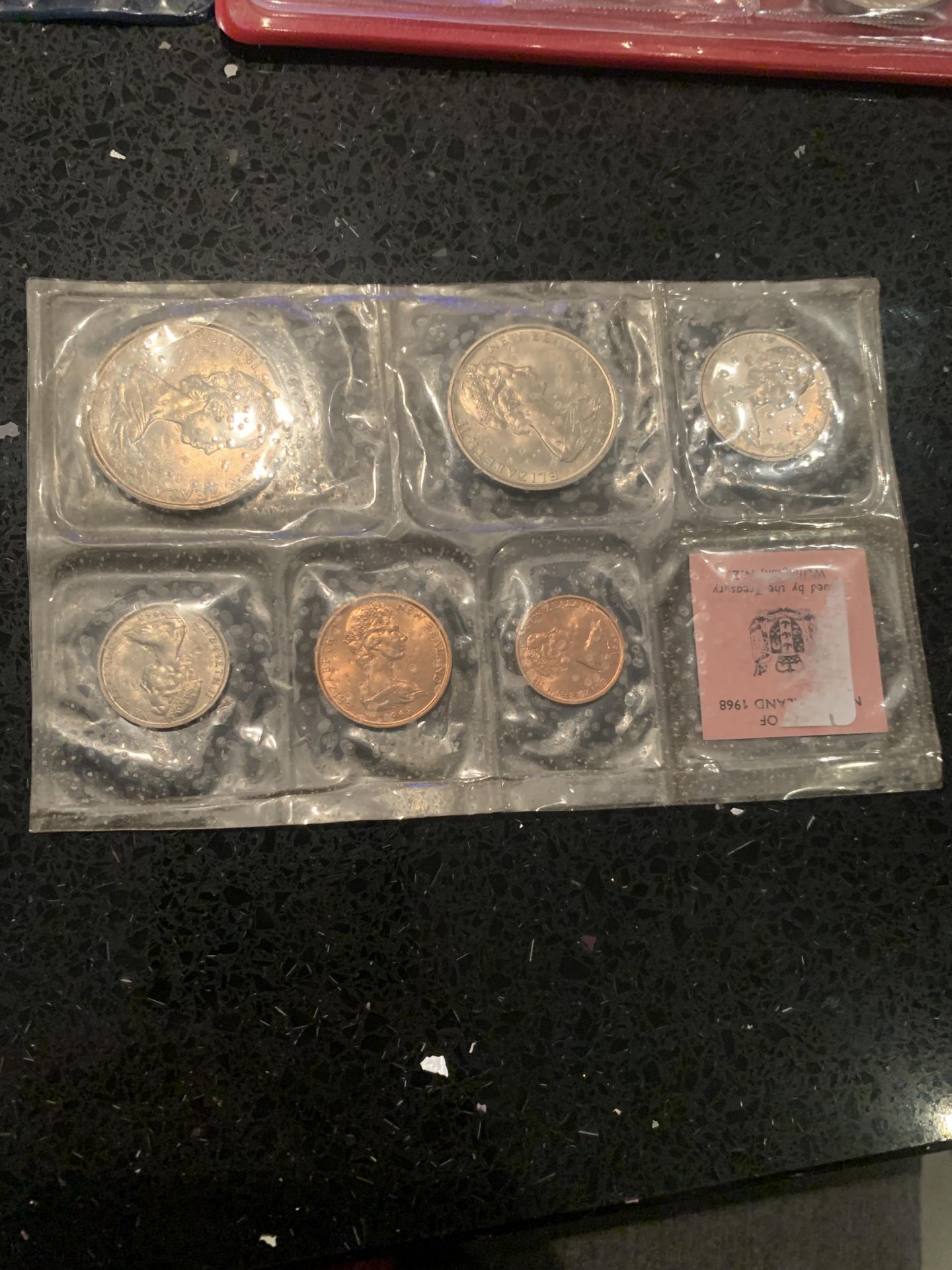 FIVE NEW ZEALAND COIN SETS - Image 6 of 6