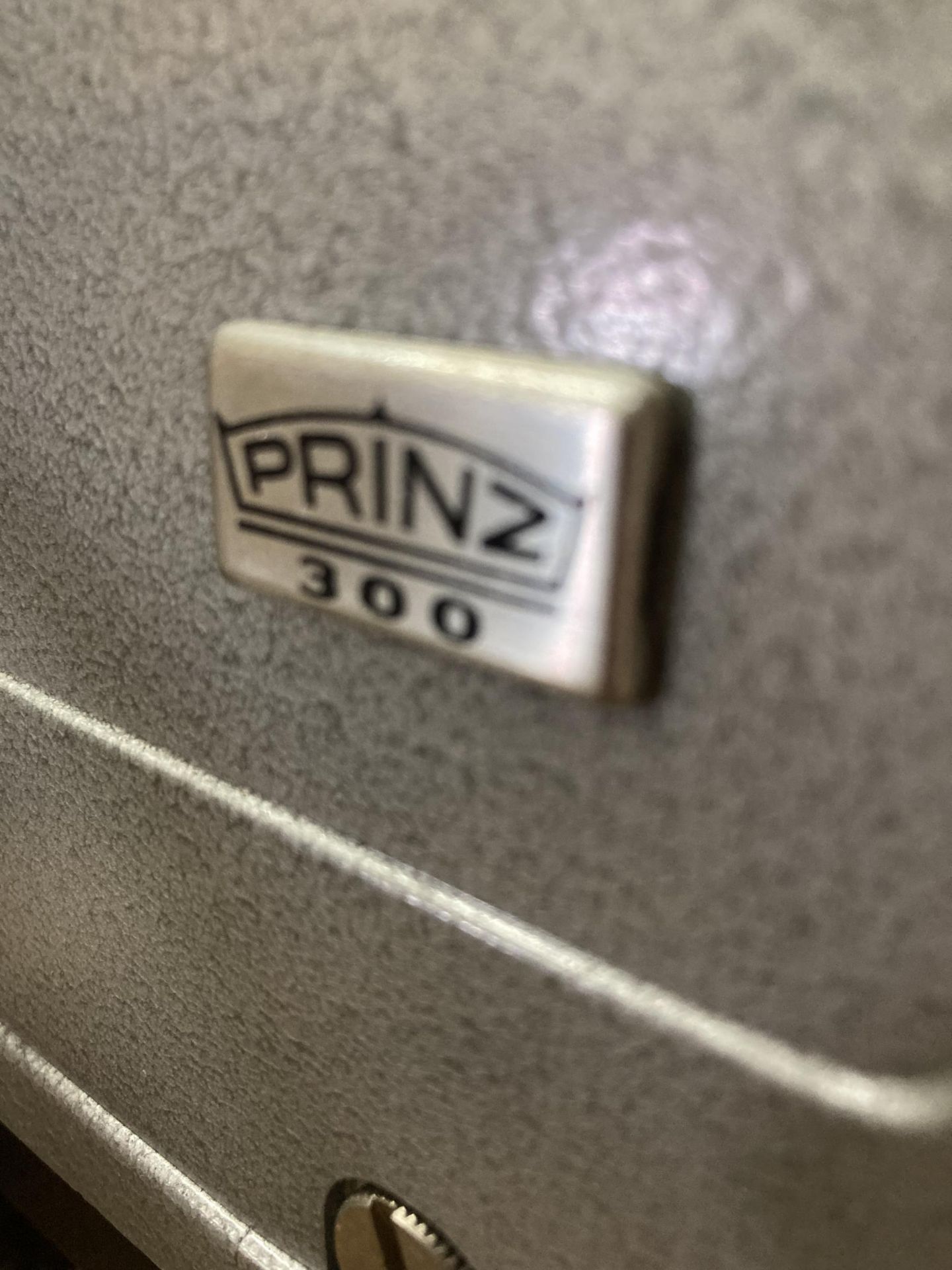 A VINTAGE PRINZ 300 PROJECTOR AND CASE - Bild 3 aus 4