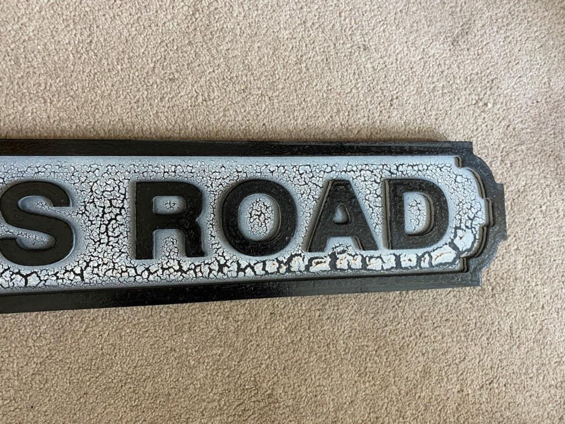 A WOODEN KINGS ROAD STREET SIGN, LENGTH 80CM - Bild 3 aus 4