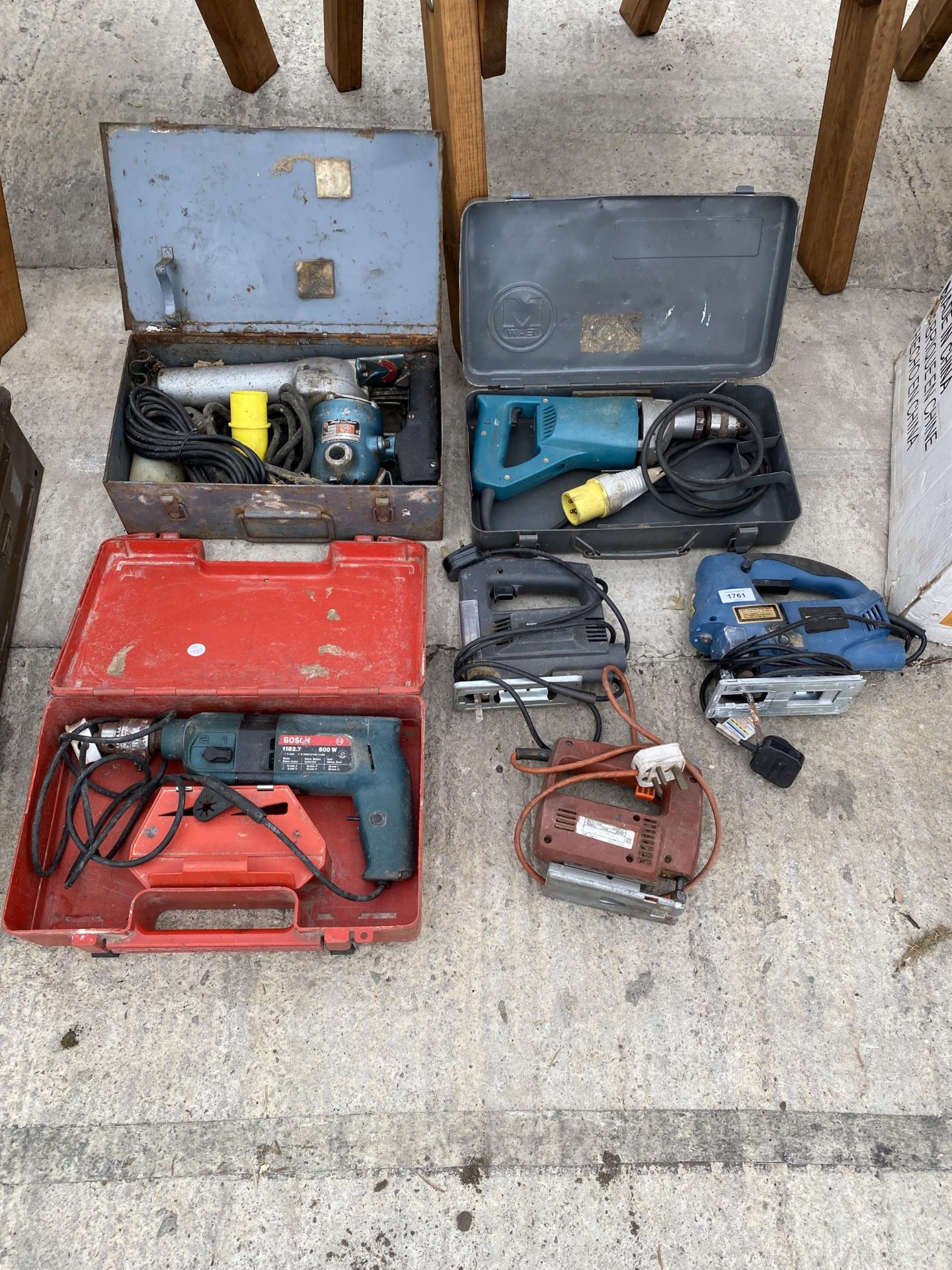SIX VARIOUS POWER TOOLS TO INCLUDE A BOSCH DRILL, JIGSAWS, ETC