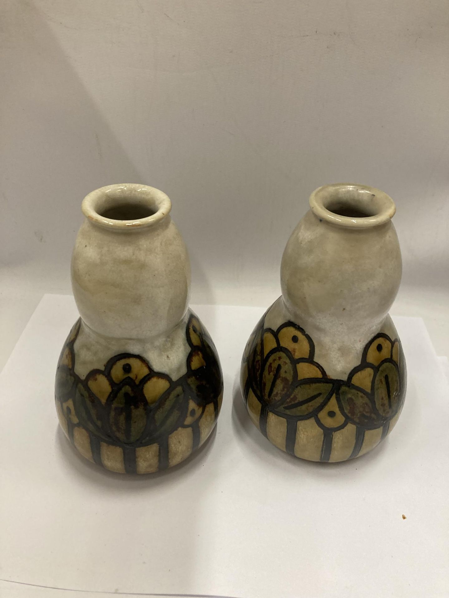 A PAIR OF EARLY ROYAL DOULTON VASES - Image 2 of 3
