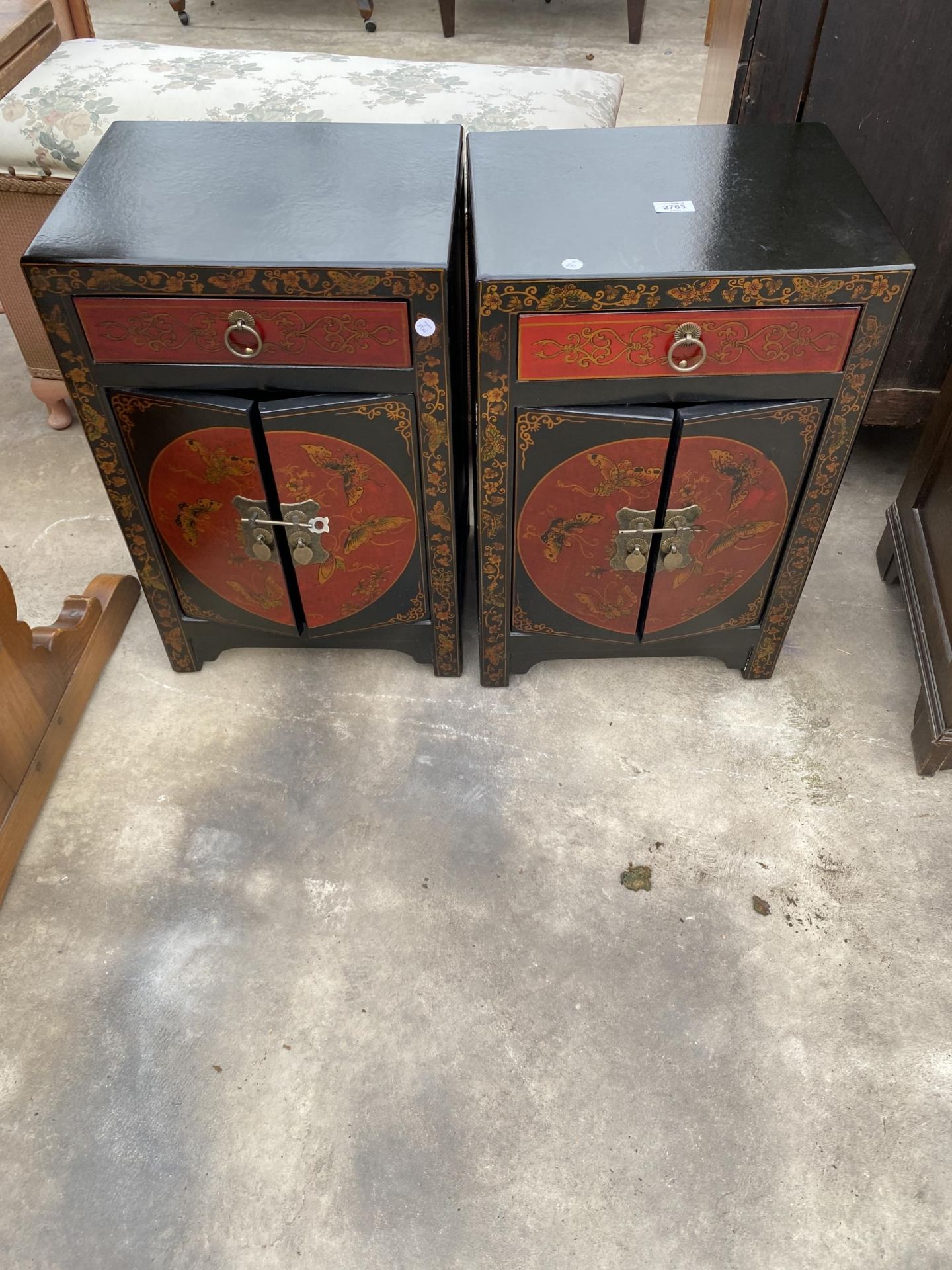 A PAIR OF ORIENTAL BEDSIDE LOCKERS WITH CHINOISERIE DECORATION
