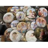 A LARGE COLLECTION OF CABINET PLATES - APPROX 26 IN TOTAL