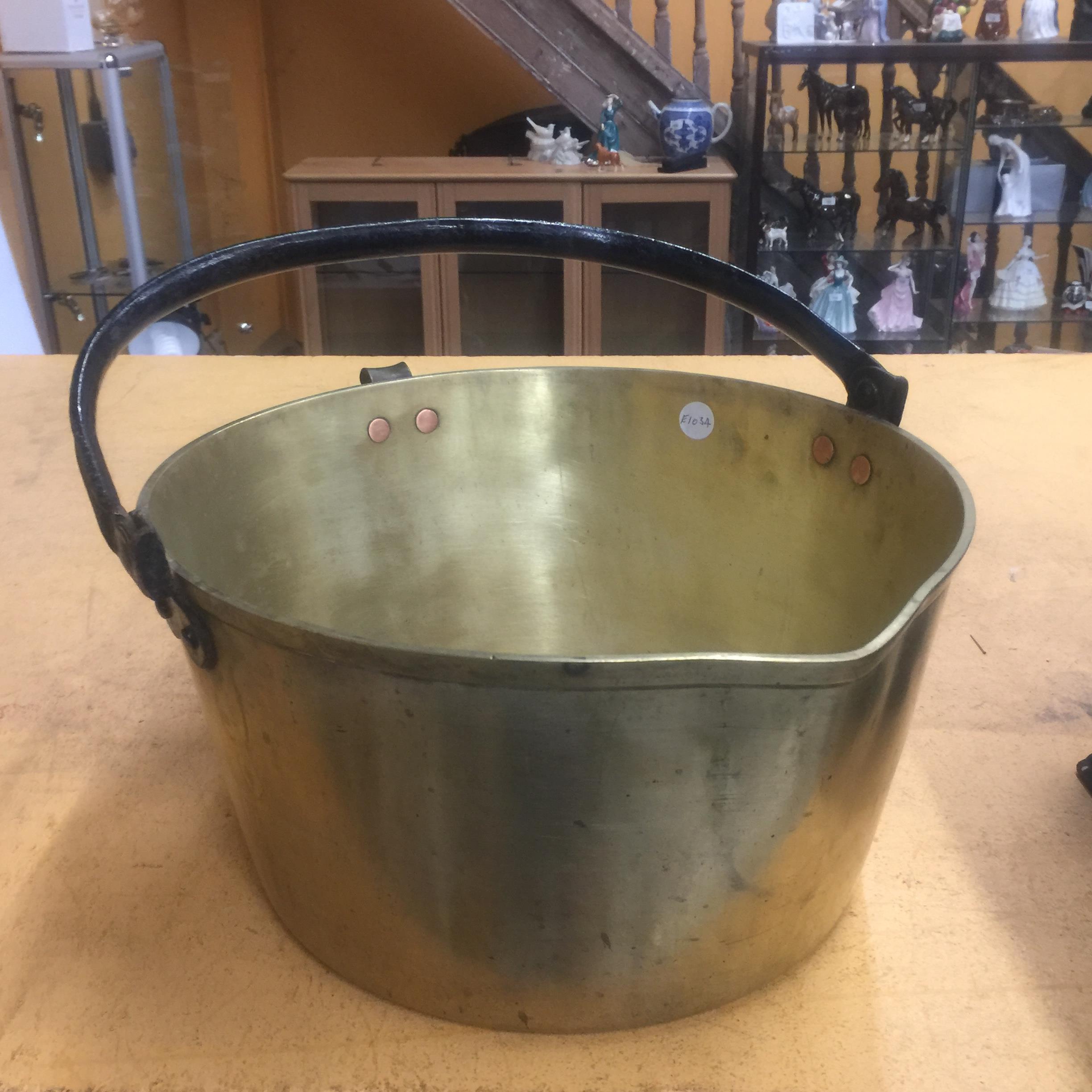 A 5 KG BRASS JAM PAN WITH HANDLE