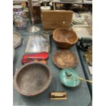 A MIXED LOT TO INCLUDE TREEN WOODEN BOWL, MINIATURE CASED VIOLIN, HOGWARTS MIRROR ETC