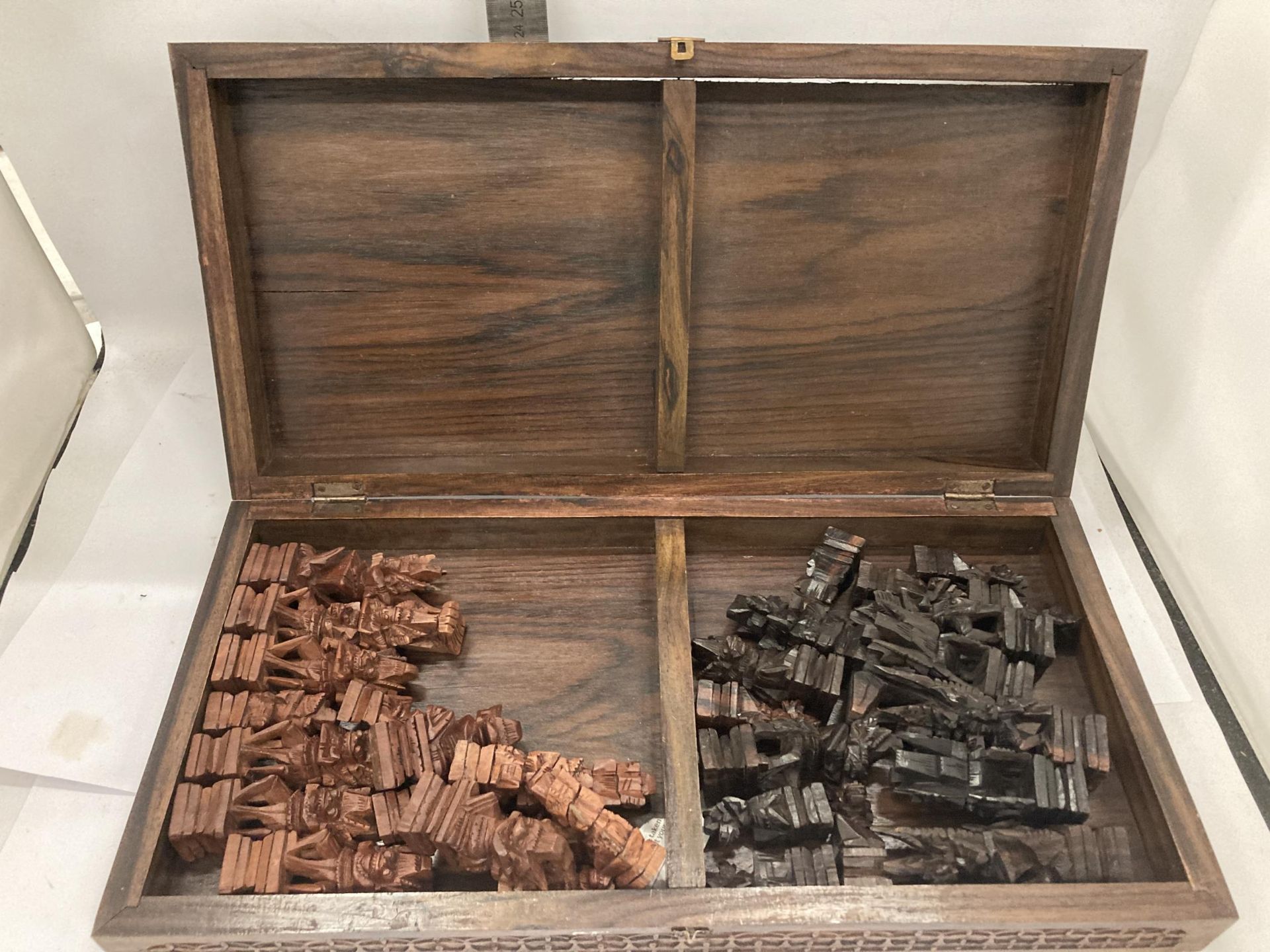 A VINTAGE HARDWOOD CHESS BOARD WITH CARVED WOODEN PIECES - Image 2 of 3