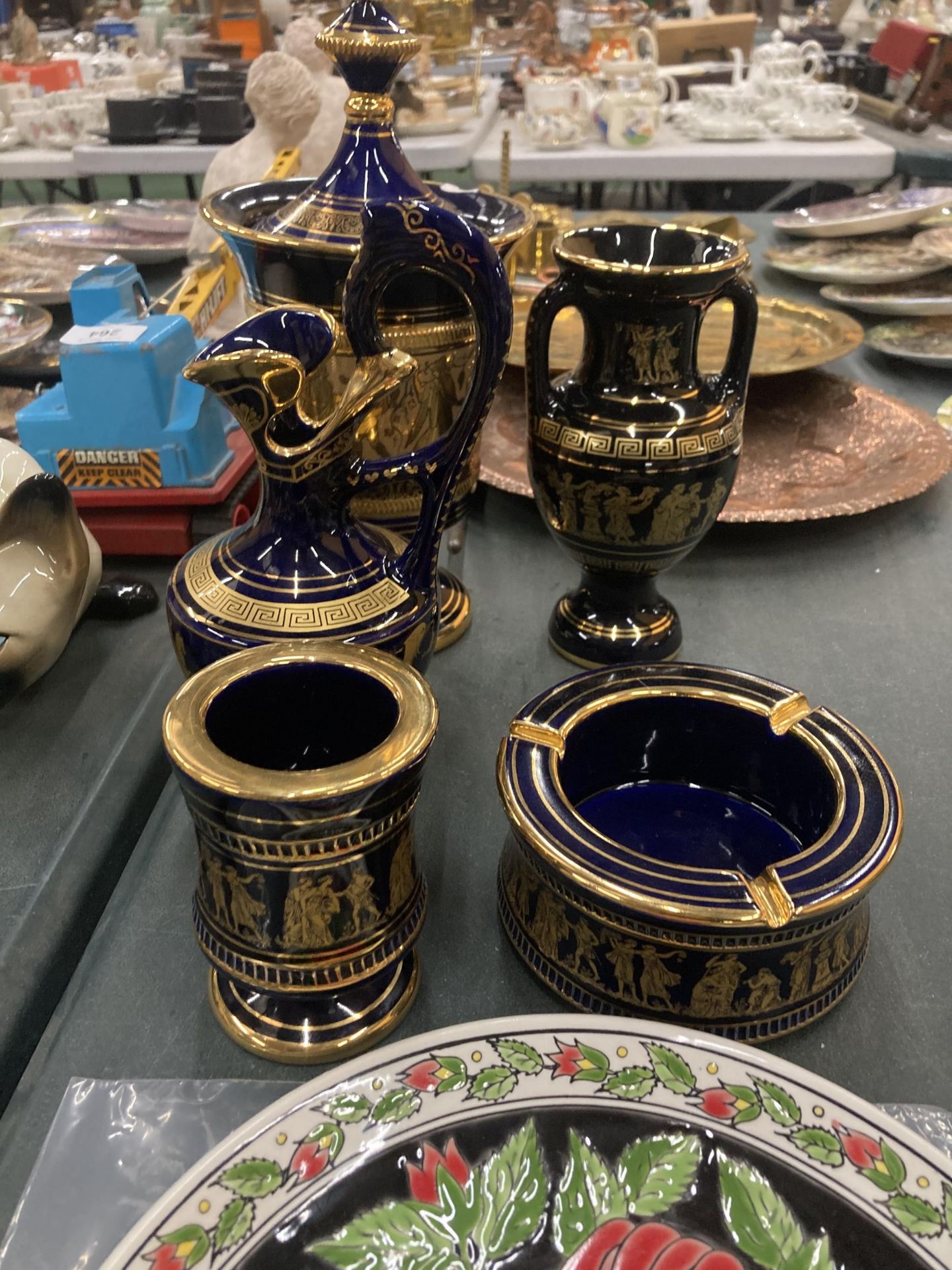 A GROUP OF COBALT BLUE AND GILT GREEK DESIGN CERAMIC ITEMS AND A TUBELINED PLAQUE - Image 3 of 3