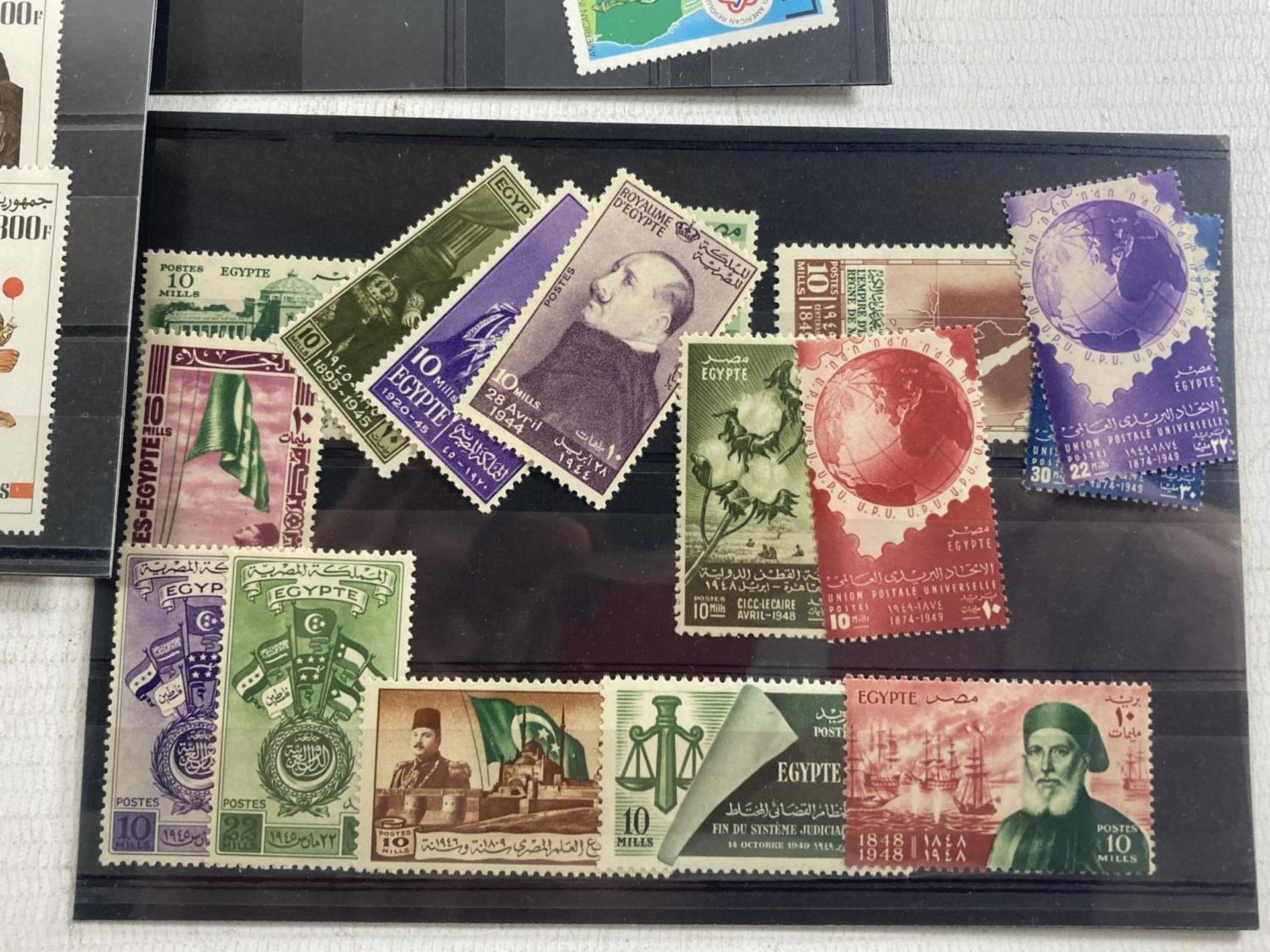 A MIXED LOT OF STAMPS TO INCLUDE THE ANGLO EGYPTIAN TREATY, LIBERIA BICENTENNA NHM SET, 1982 - Bild 5 aus 6