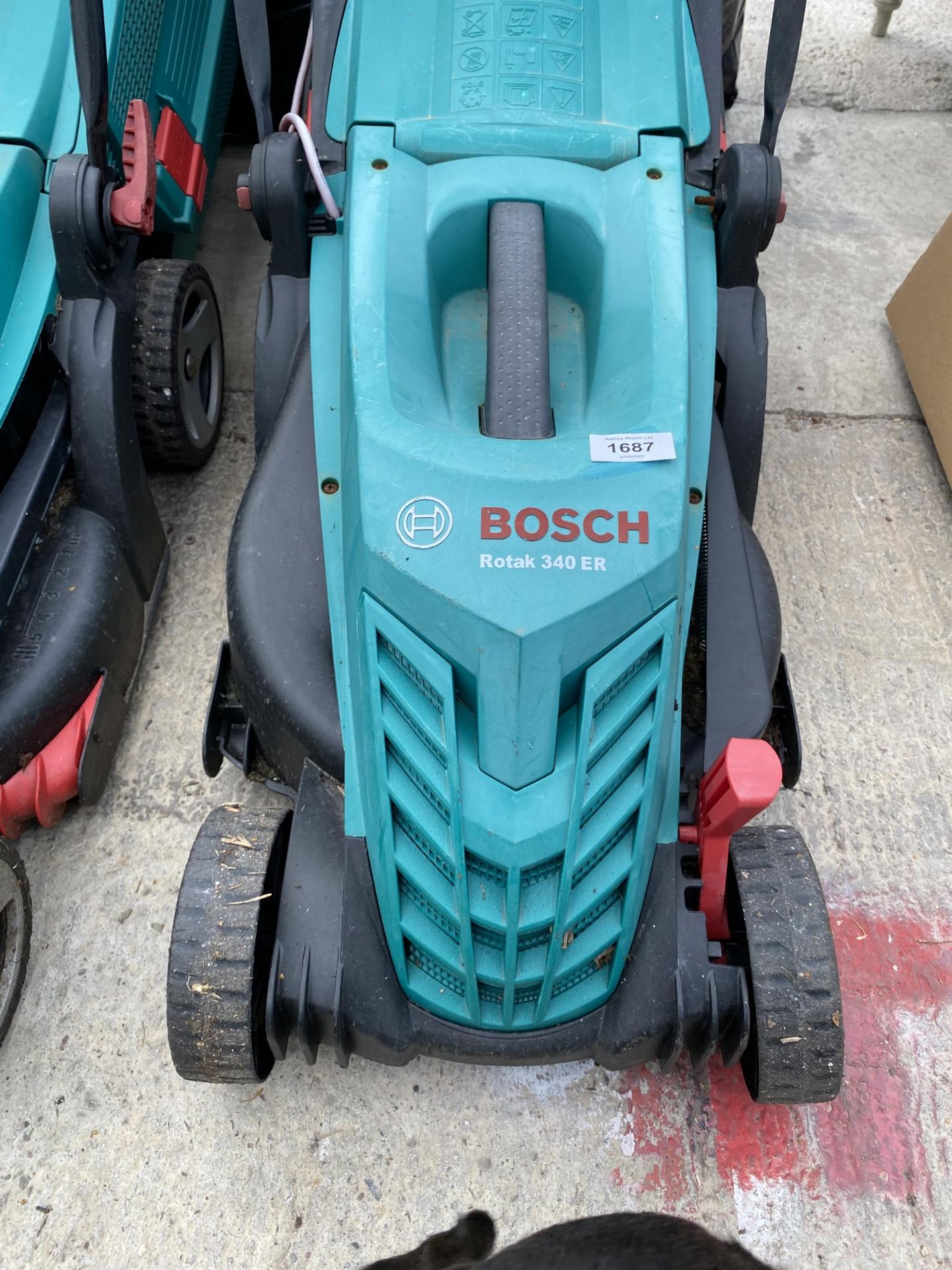 AN ELECTRIC BOSCH ROTAK 340 ER LAWN MOWER - Bild 2 aus 2