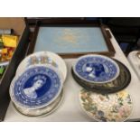 TWO BOXED WEDGWOOD CALENDAR PLATES TOGETHER WITH TWO BOXED WEDGWOOD CORONATION PLATES PLUS AN OAK