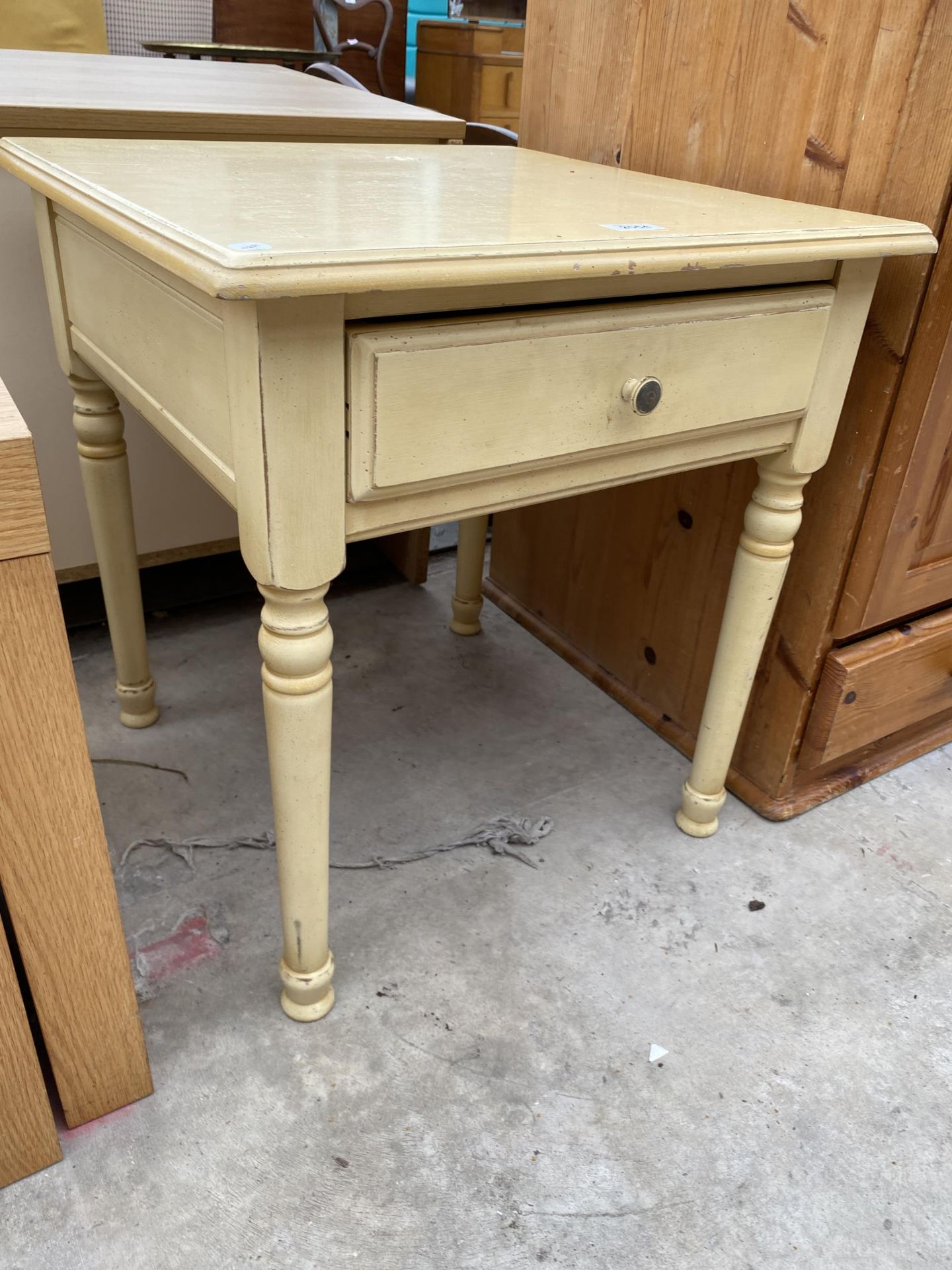 A PAINTED LAMP TABLE AND NEST OF THREE OAK TABLES - Image 3 of 4