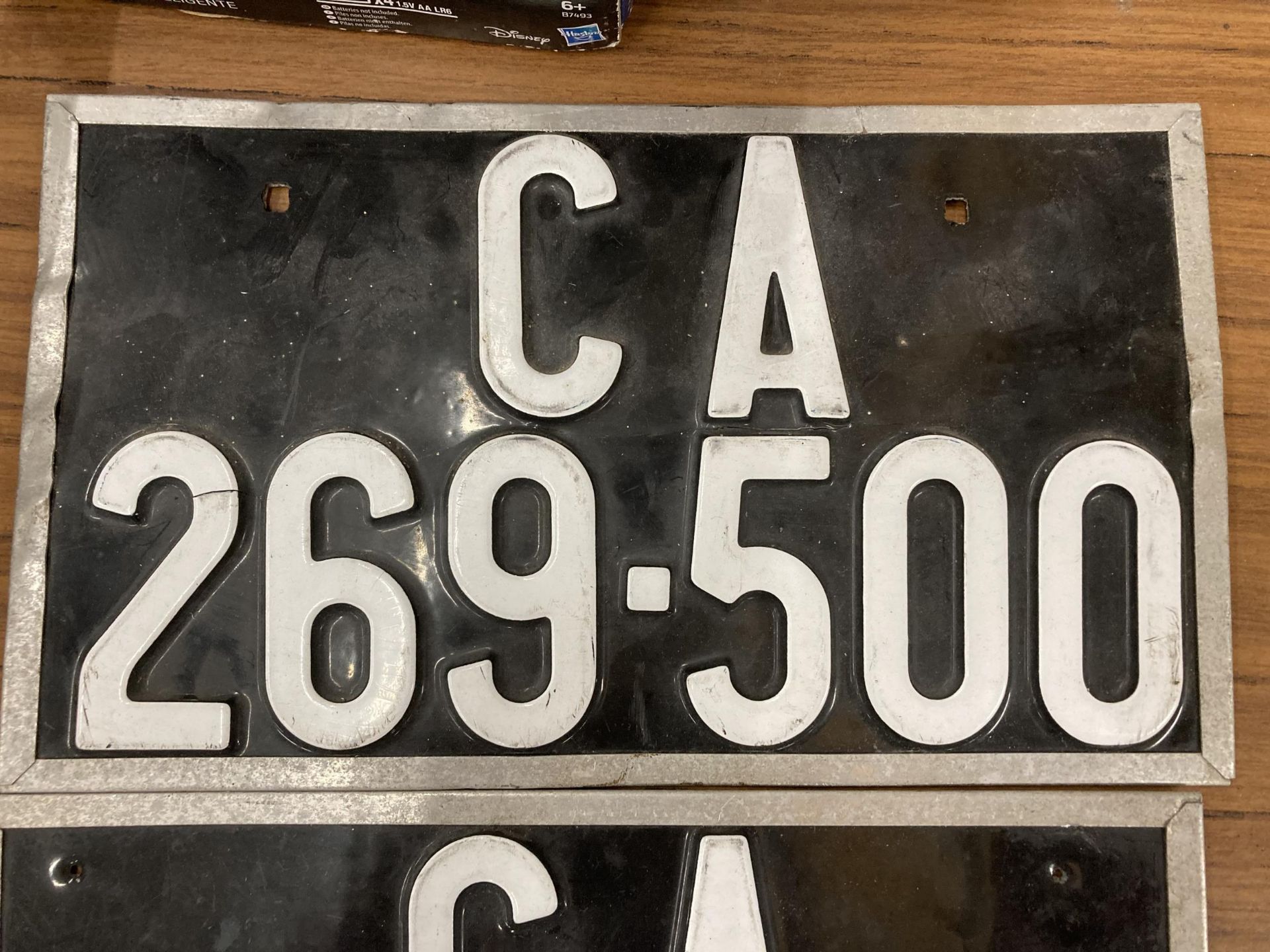 A PAIR OF GENUINE 1970'S BACK AND FRONT CALIFORNIA NUMBER PLATES - Image 2 of 3