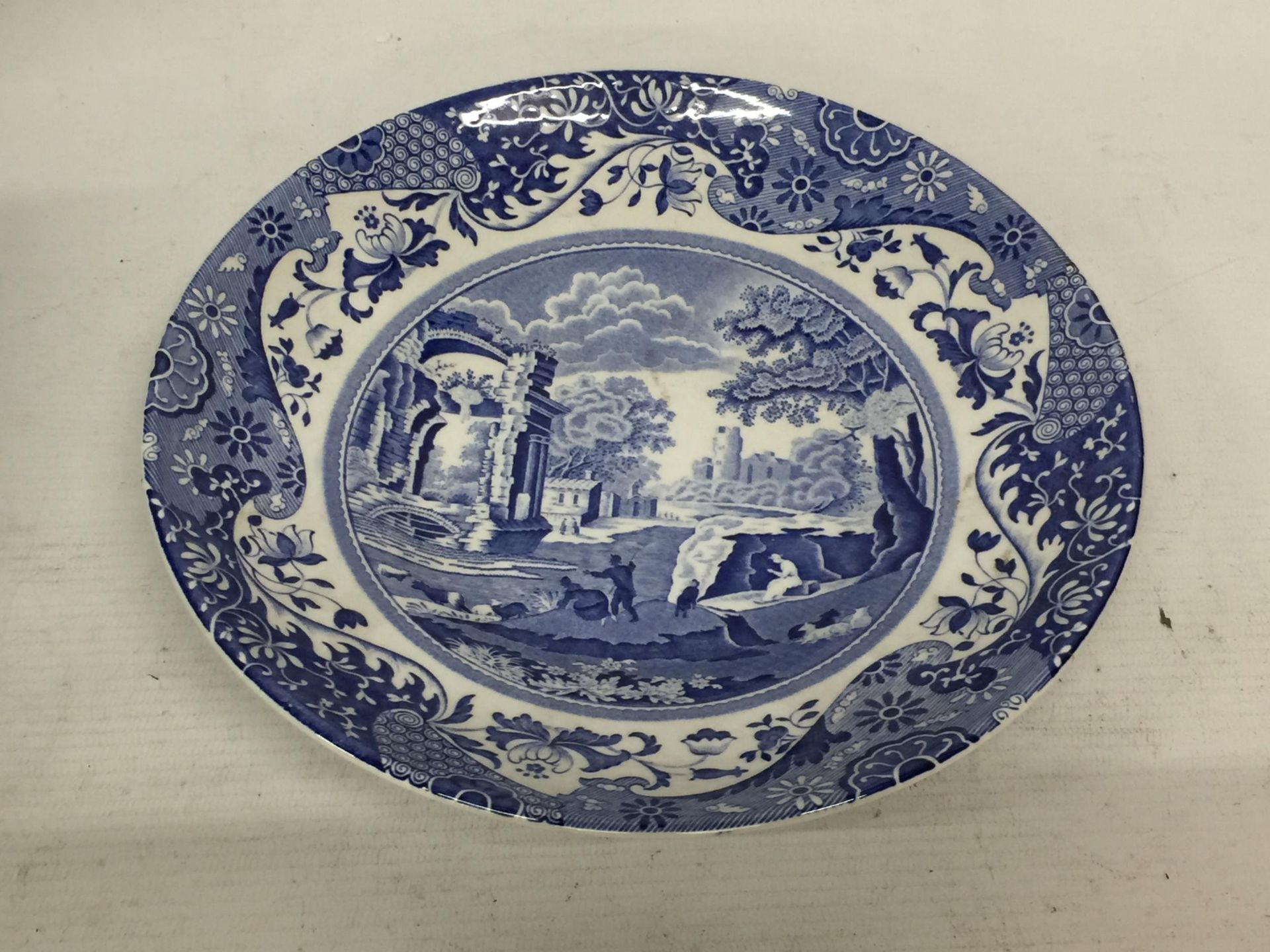 TWO SPODE ITEMS TO INCLUDE A LARGE CUP AND A MATCHING PLATE - Bild 3 aus 4