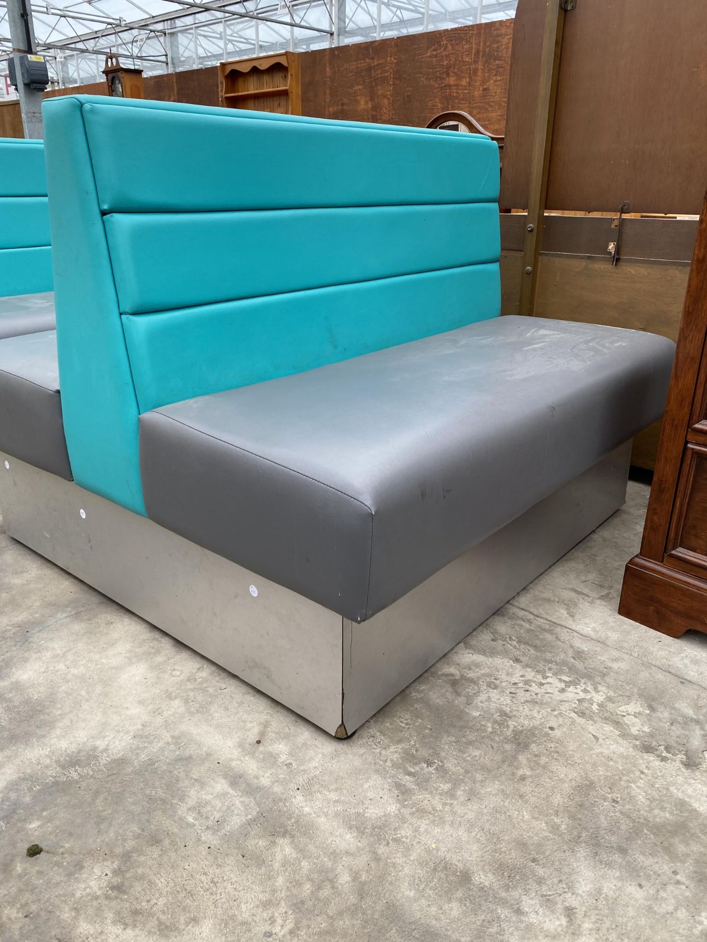 A MODERN DOUBLE SIDED BOOTH SEATING IN TURQUOISE AND GREY - Image 2 of 3