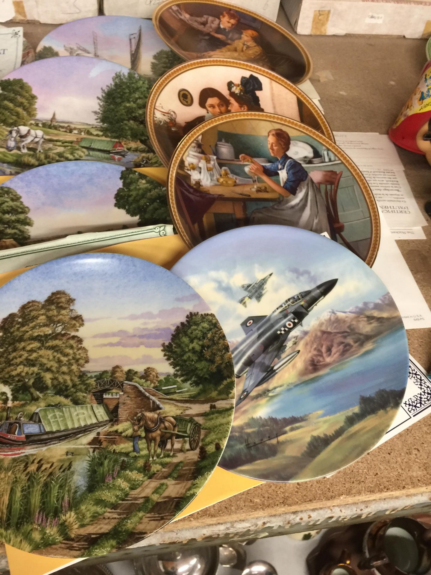 A COLLECTION OF CABINET PLATES - 12 IN TOTAL - Image 4 of 4