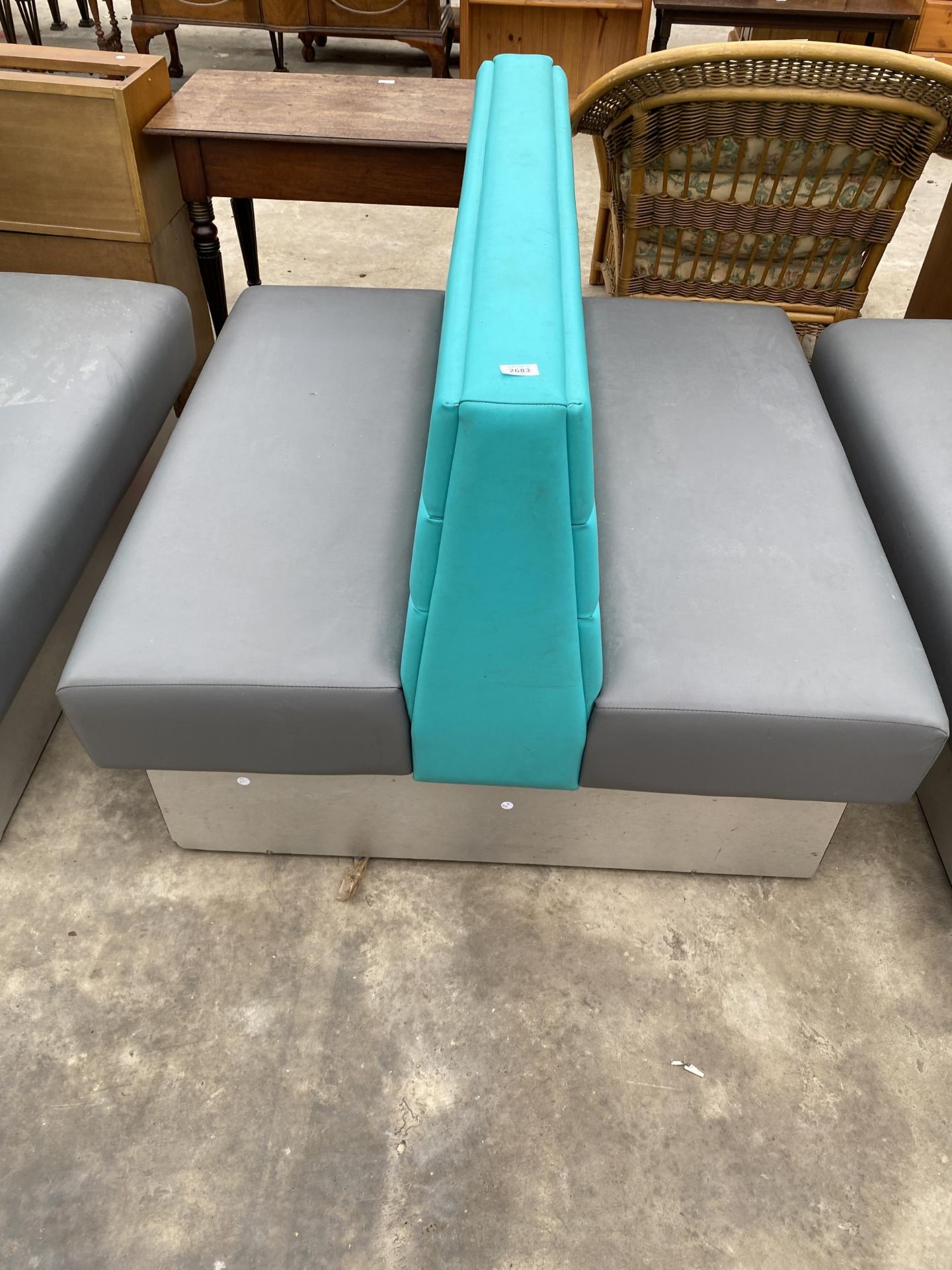 A MODERN DOUBLE SIDED BOOTH SEATING IN TURQUOISE AND GREY - Image 3 of 3