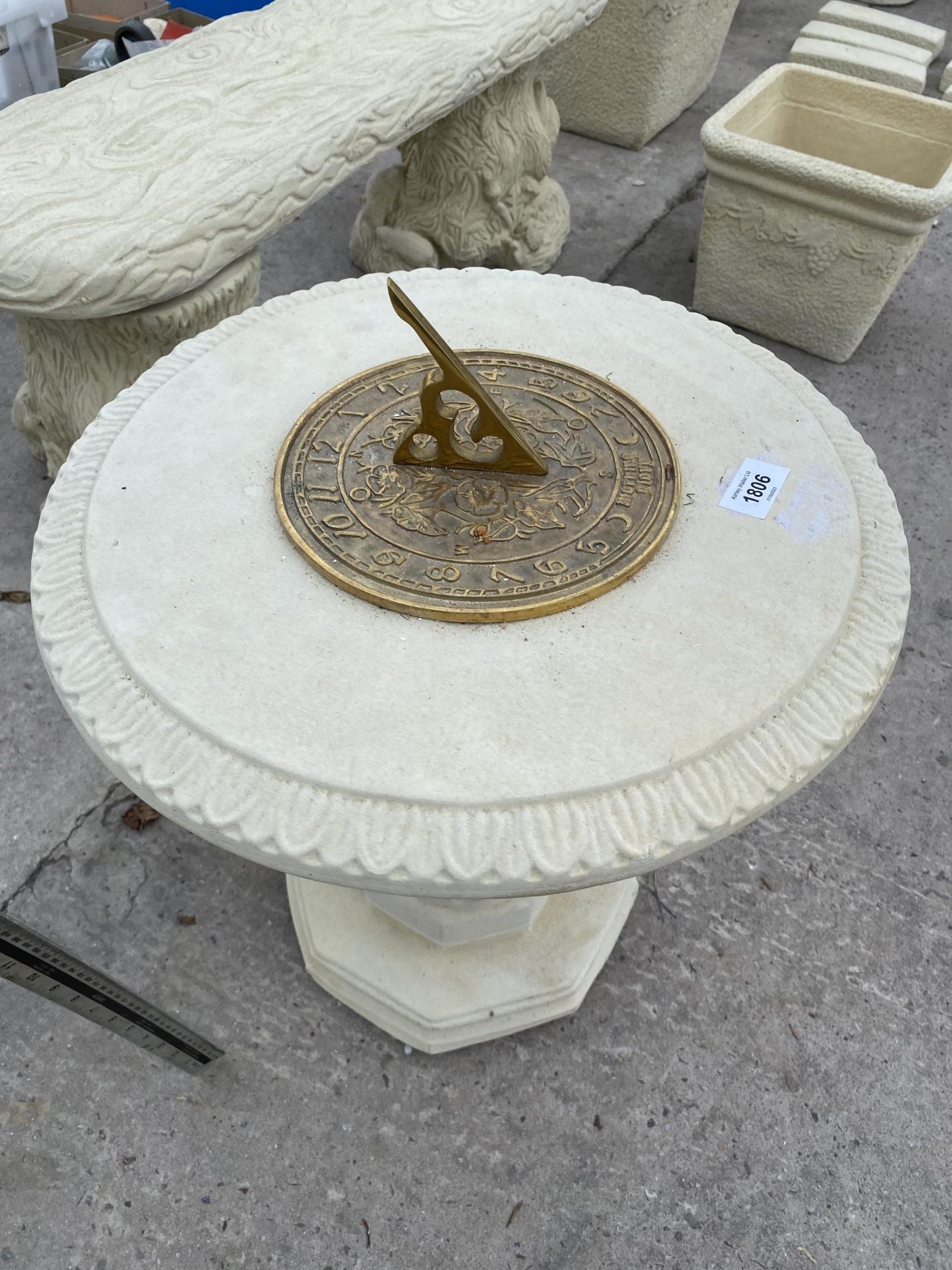 AN AS NEW EX DISPLAY CONCRETE COLUMN SUN DIAL *PLEASE NOTE VAT TO BE PAID ON THIS ITEM* - Image 2 of 3